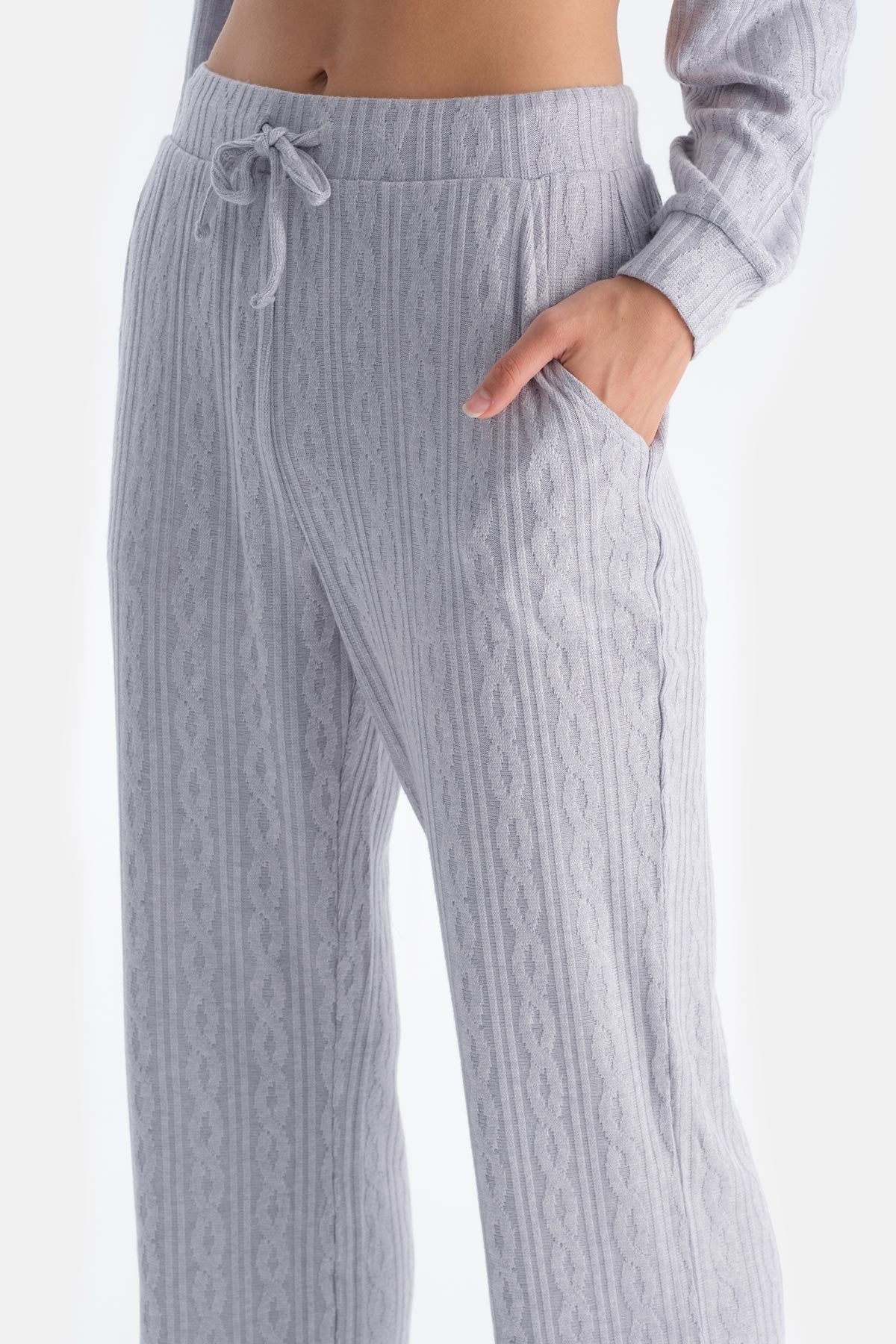 Gri Örgü Detaylı Pantolon