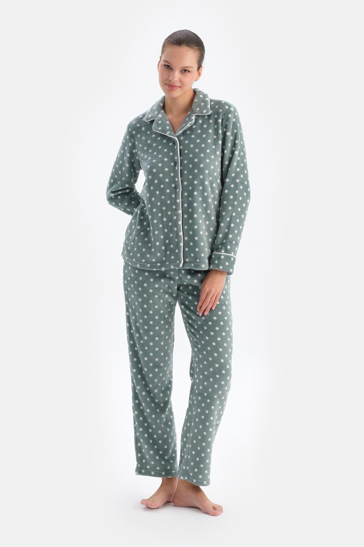 Açık Gri Puantiyeli Polar Gömlek Pantolon Pijama Takımı