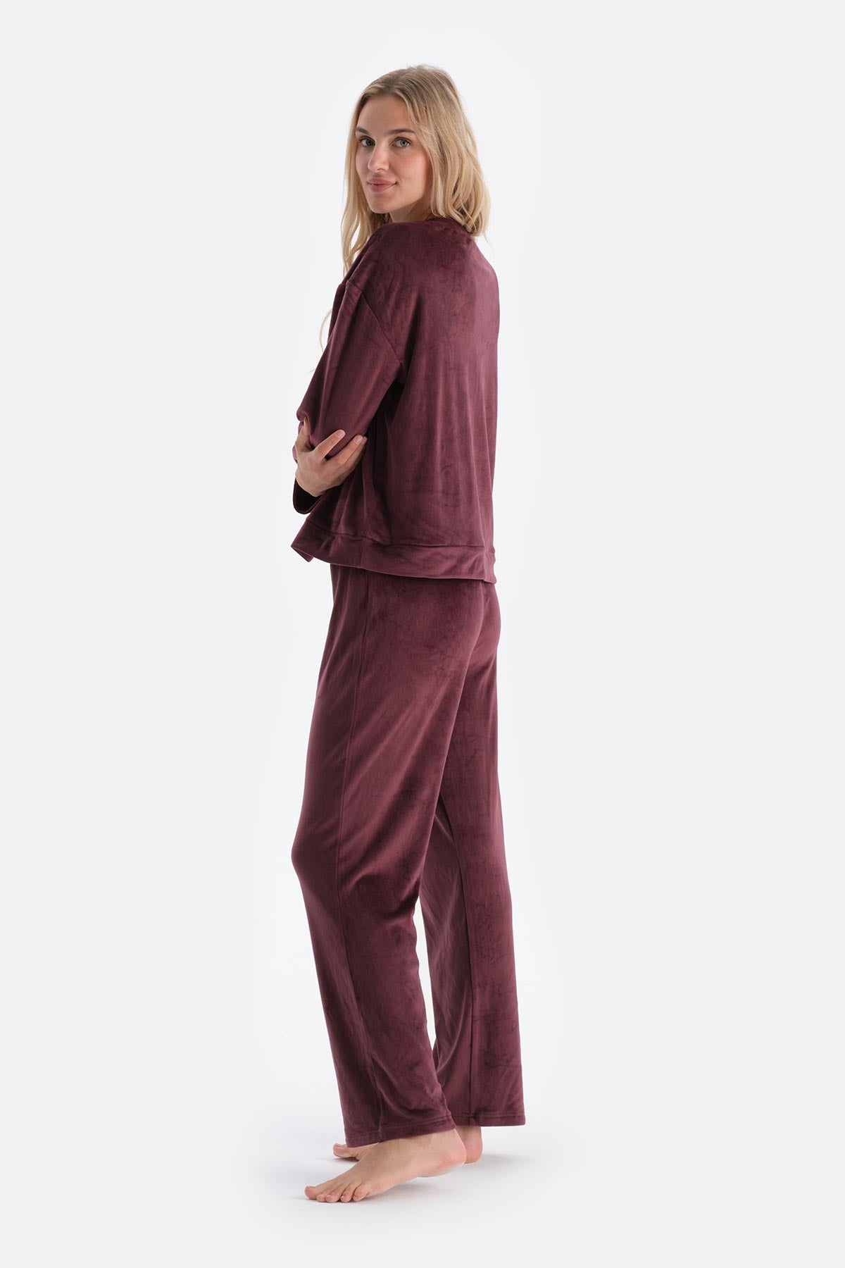 Damson CREW NECK LONG SLEEVE VELVET PAJAMA SET