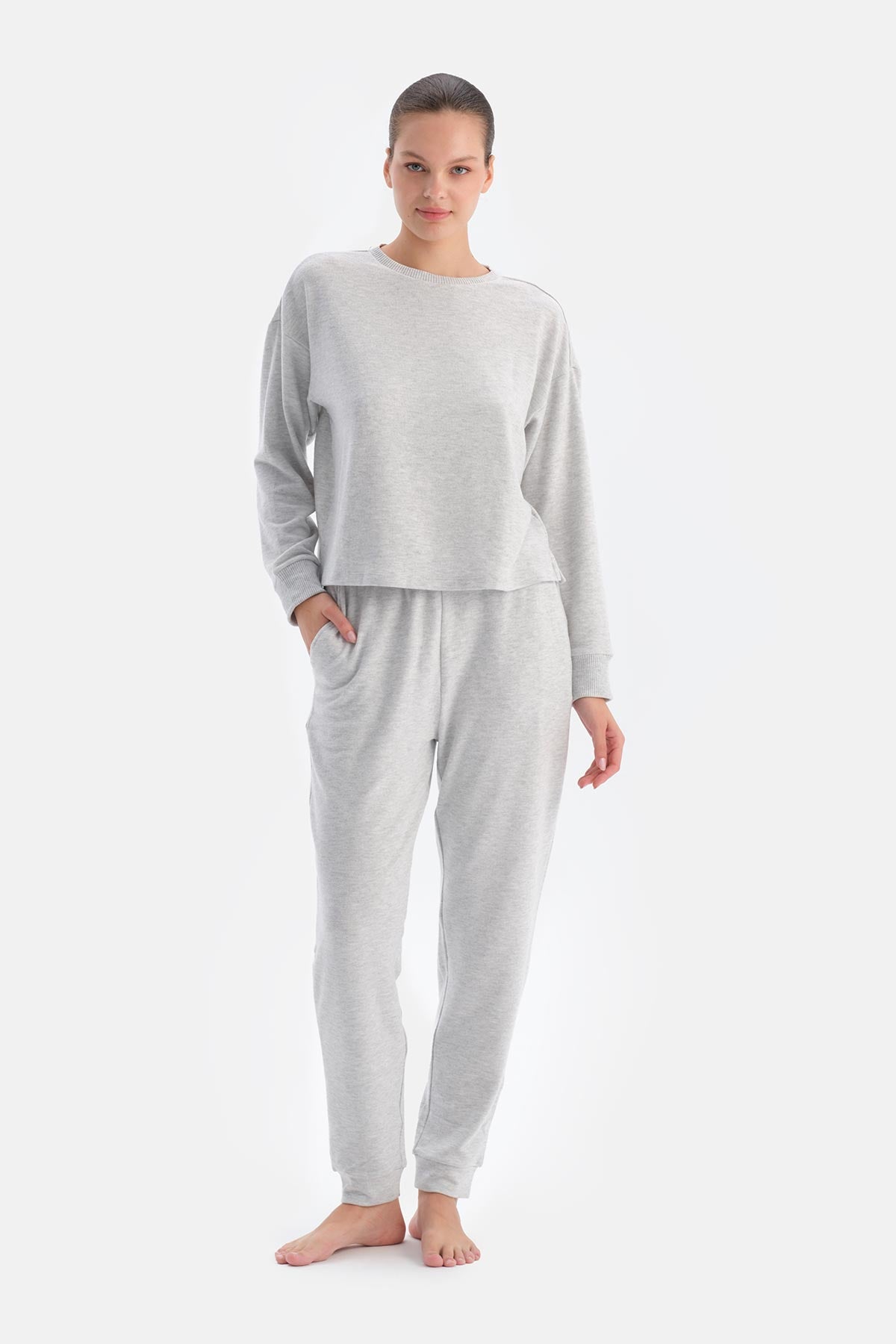 Grey Melange CREW NECK LONG SLEEVE PAJAMA SET WITH JOGGER PANTS