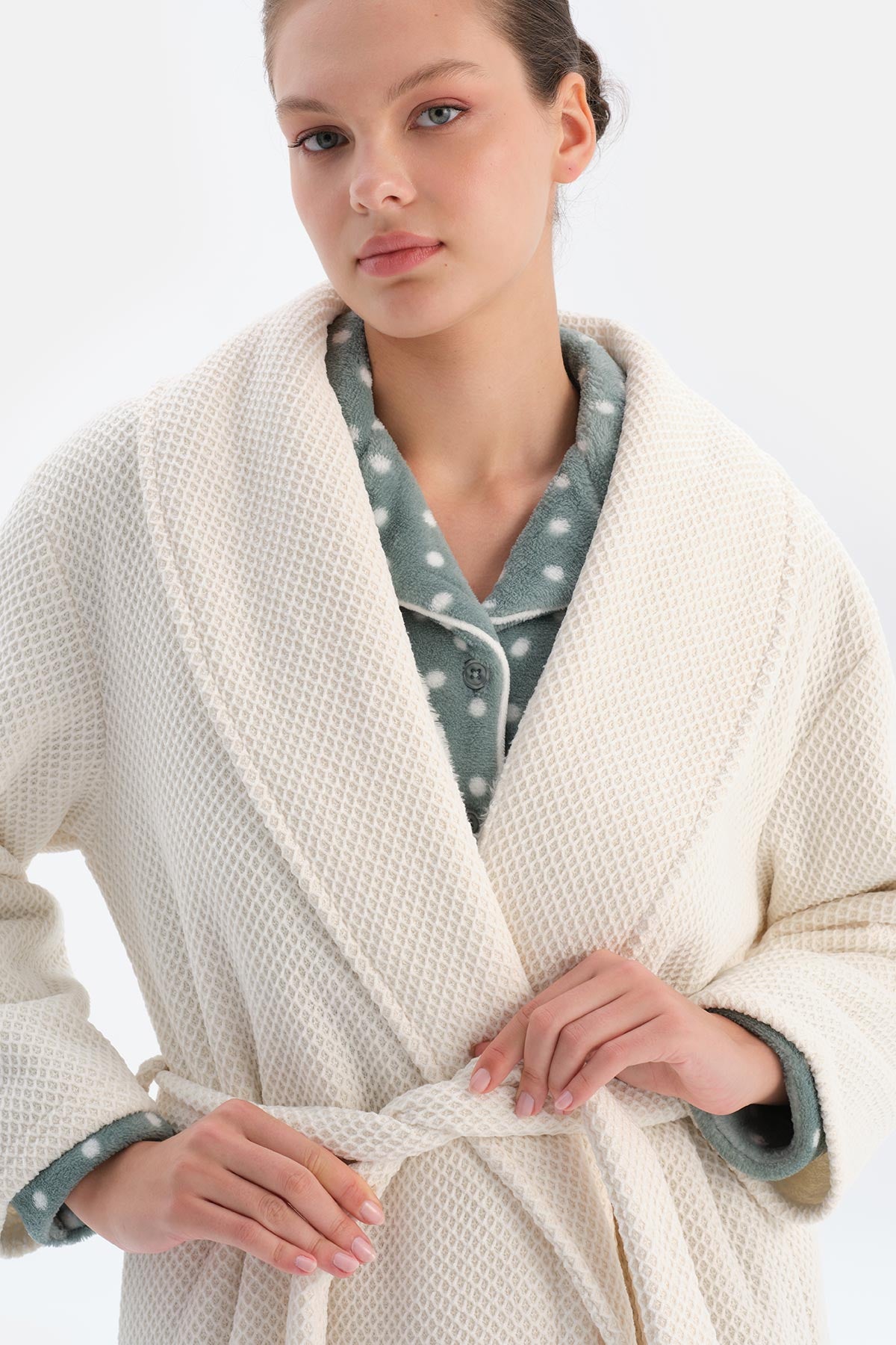 Ekru Petek Görünümlü Sabahlık