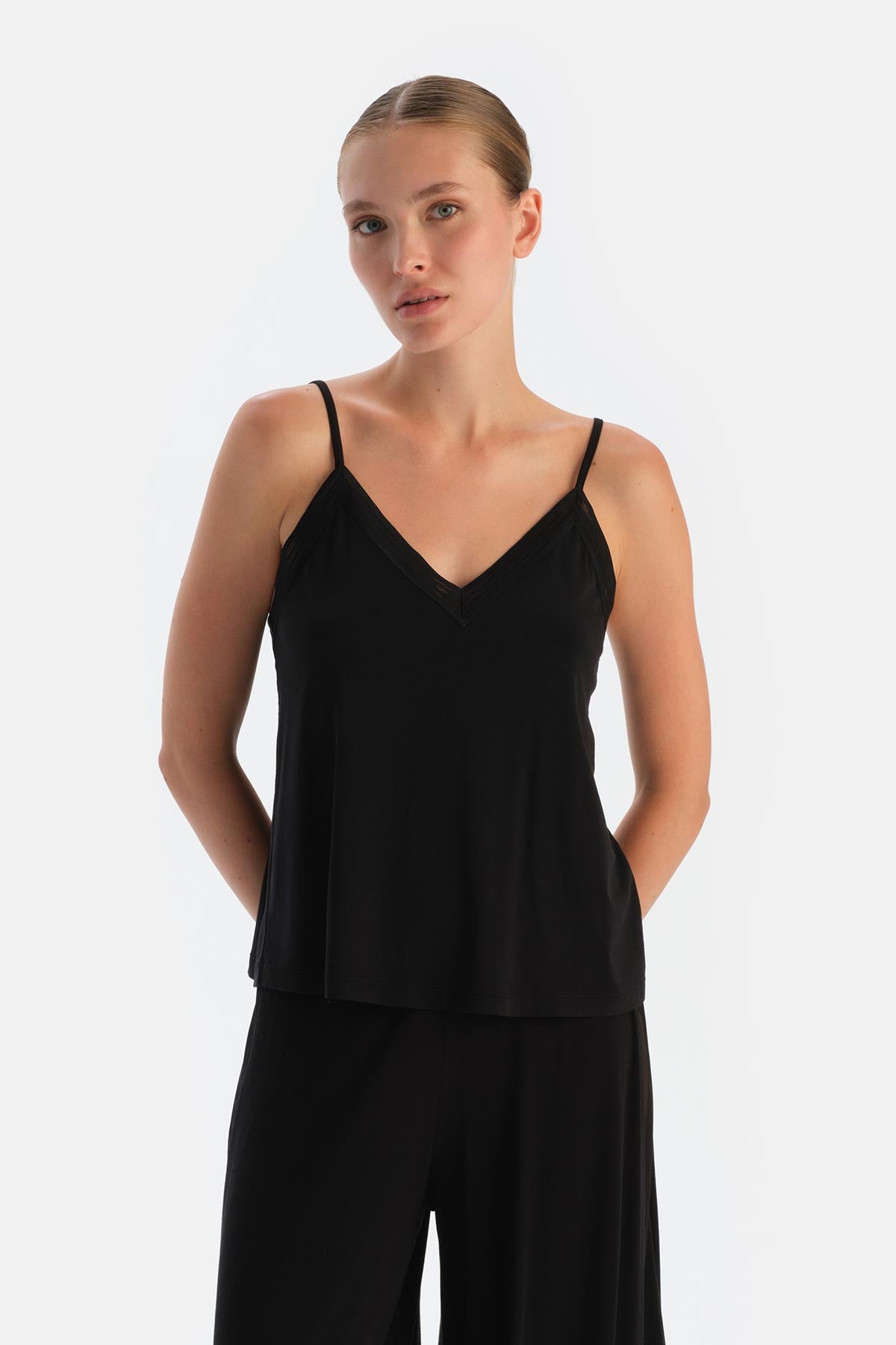 Black BASIC THIN-STRAPPED TANKTOP