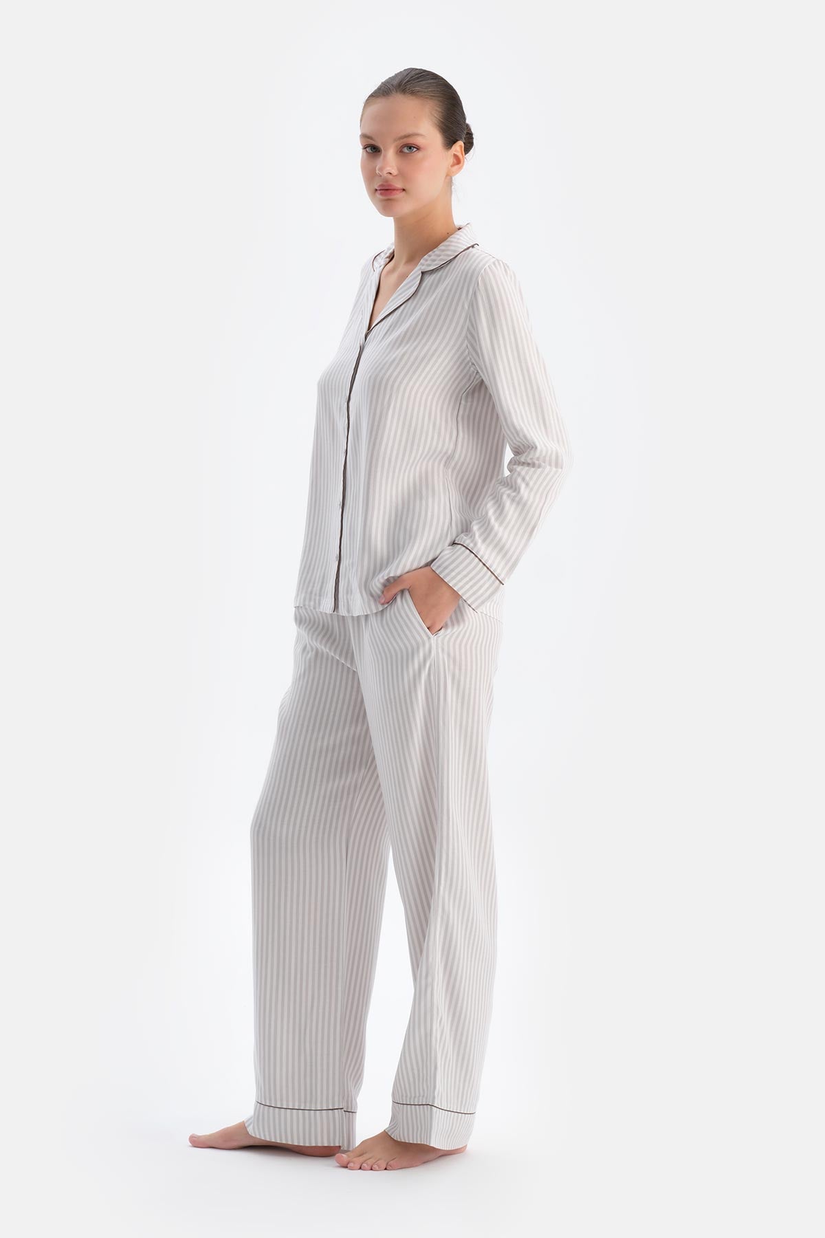 White STRIPED VISCOSE WOVEN TROUSERS