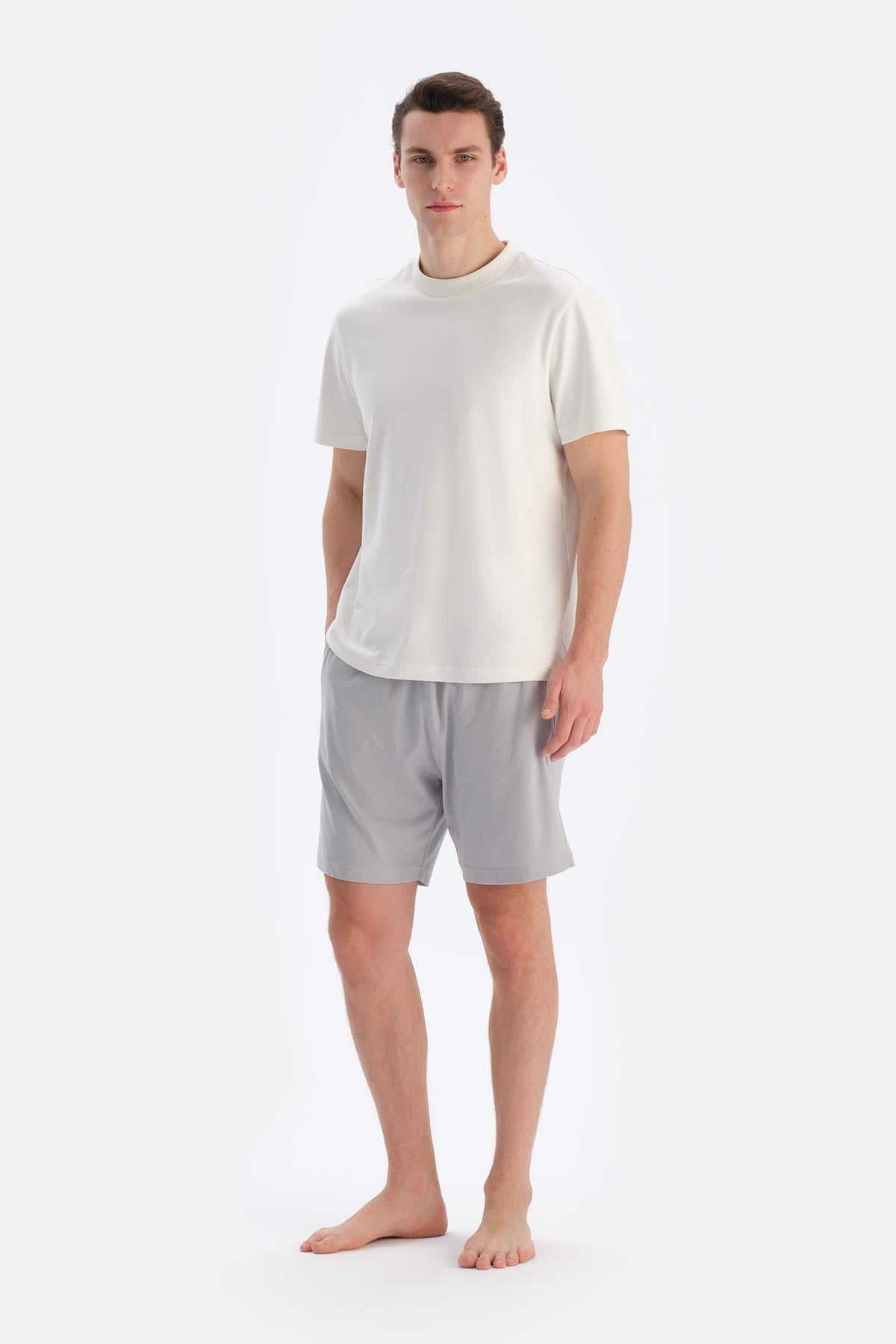 Beyaz Ipek Apre Interlok Bisiklet Yaka Tişört