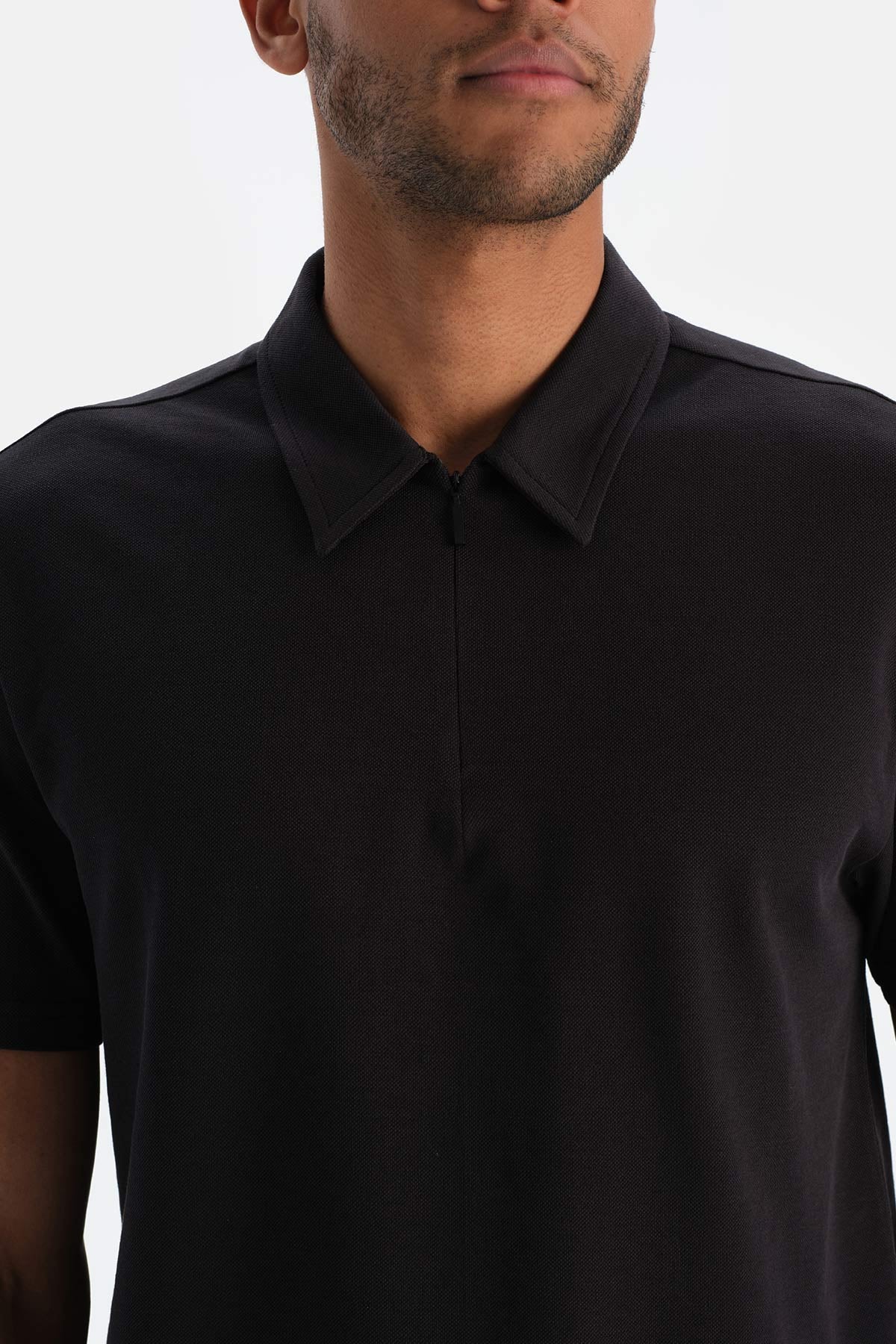 Siyah Dagi Active Erkek Fermuarlı Tişört