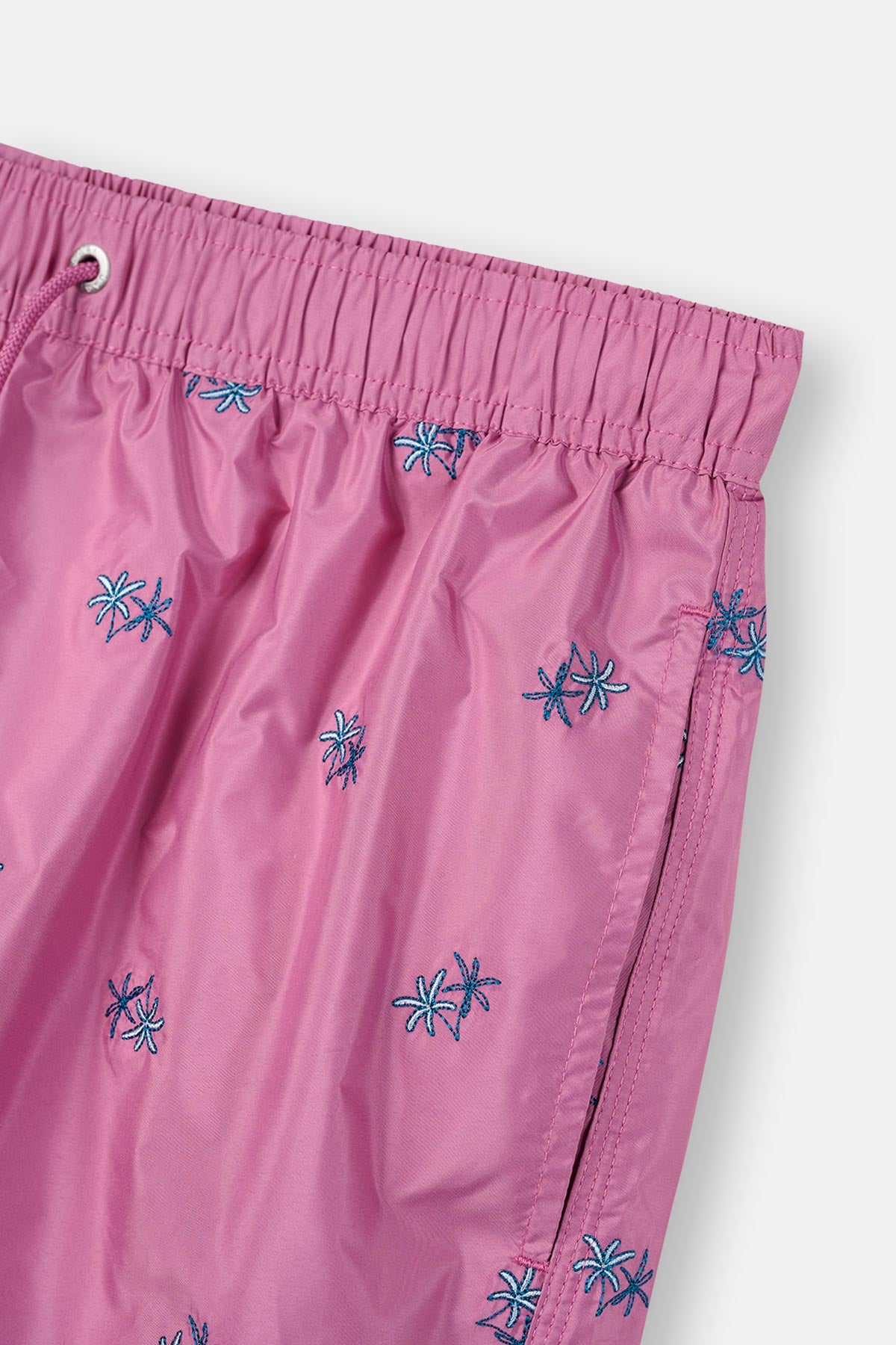 Pembe Palmiye Nakışlı Kısa Deniz Şortu