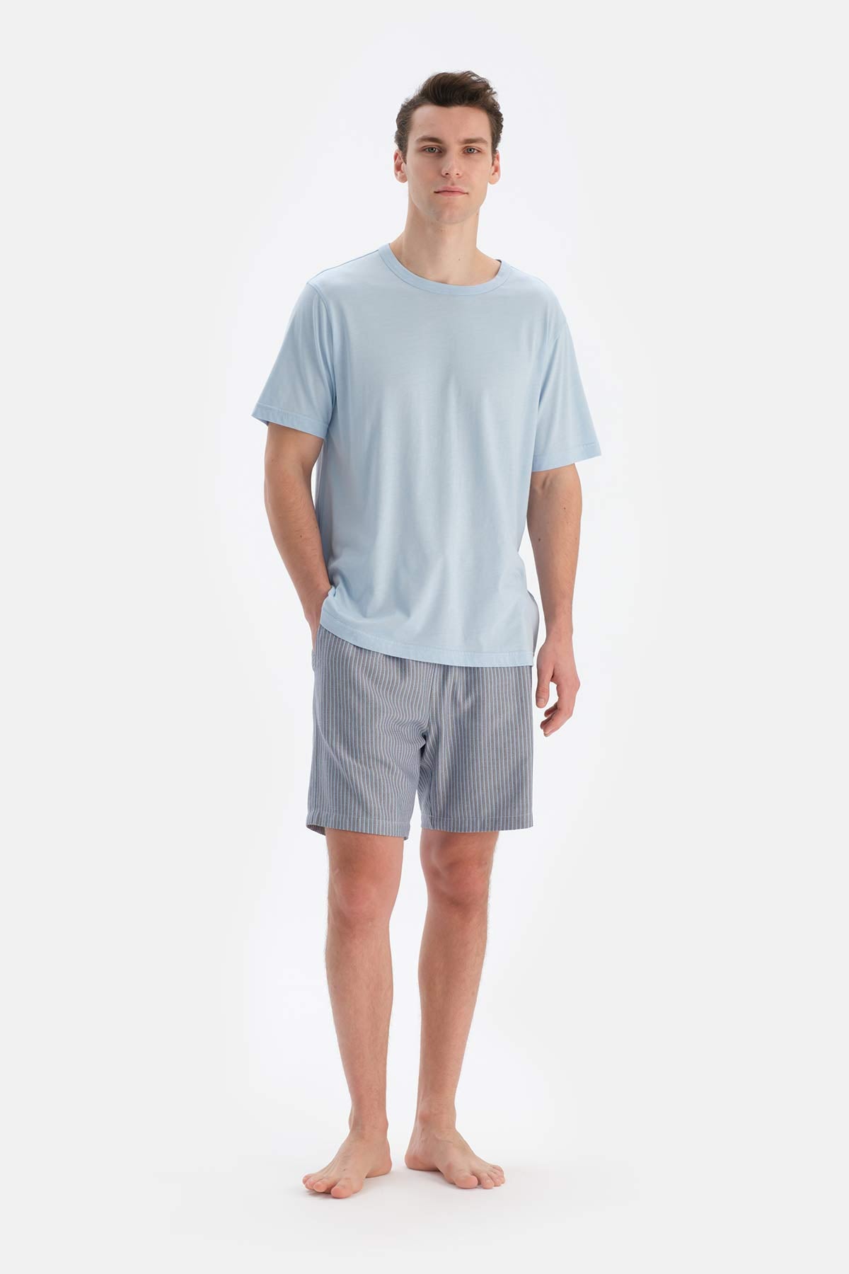 Açık Mavi Bisiklet Yaka Altı Dokuma Şort Pijama Takımı