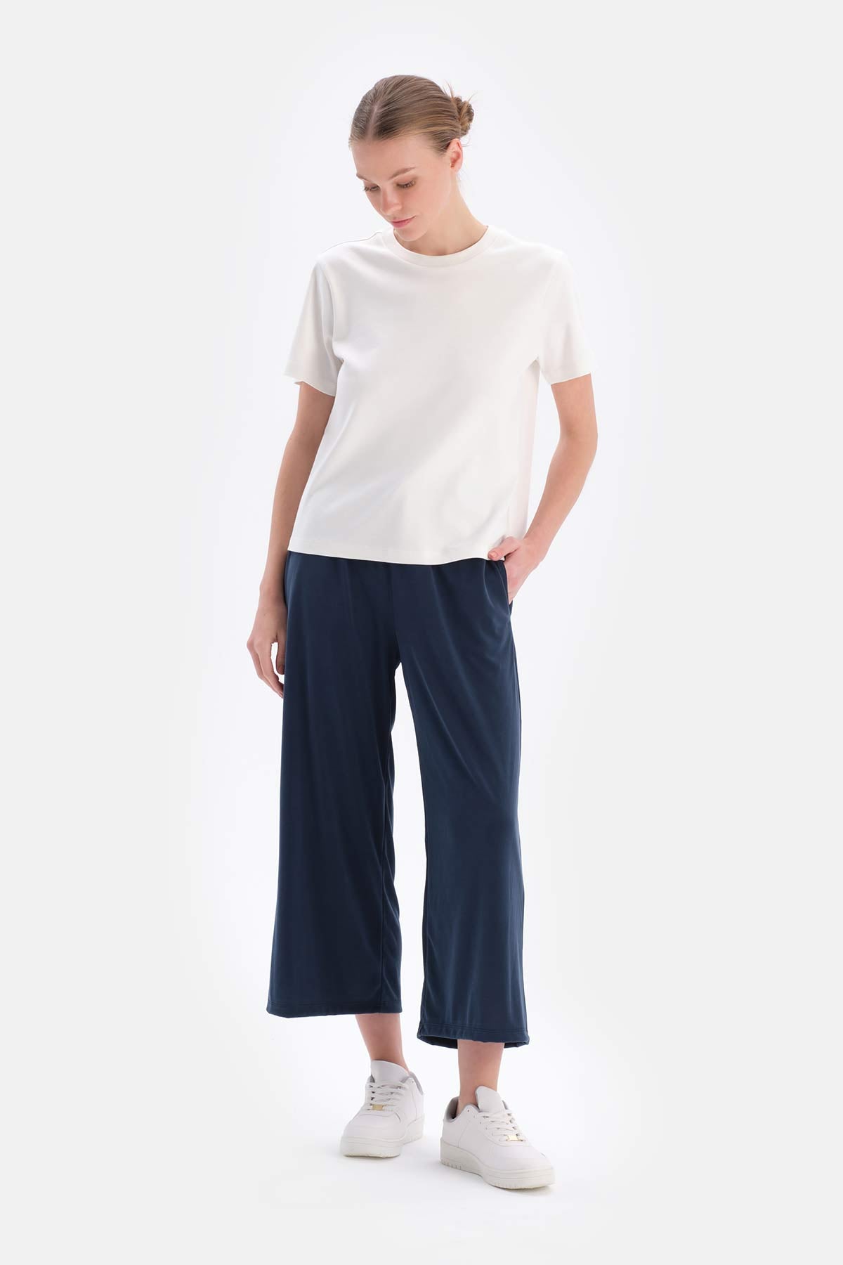 White SILK FINISHING INTERLOCK CREW NECK T-SHIRT