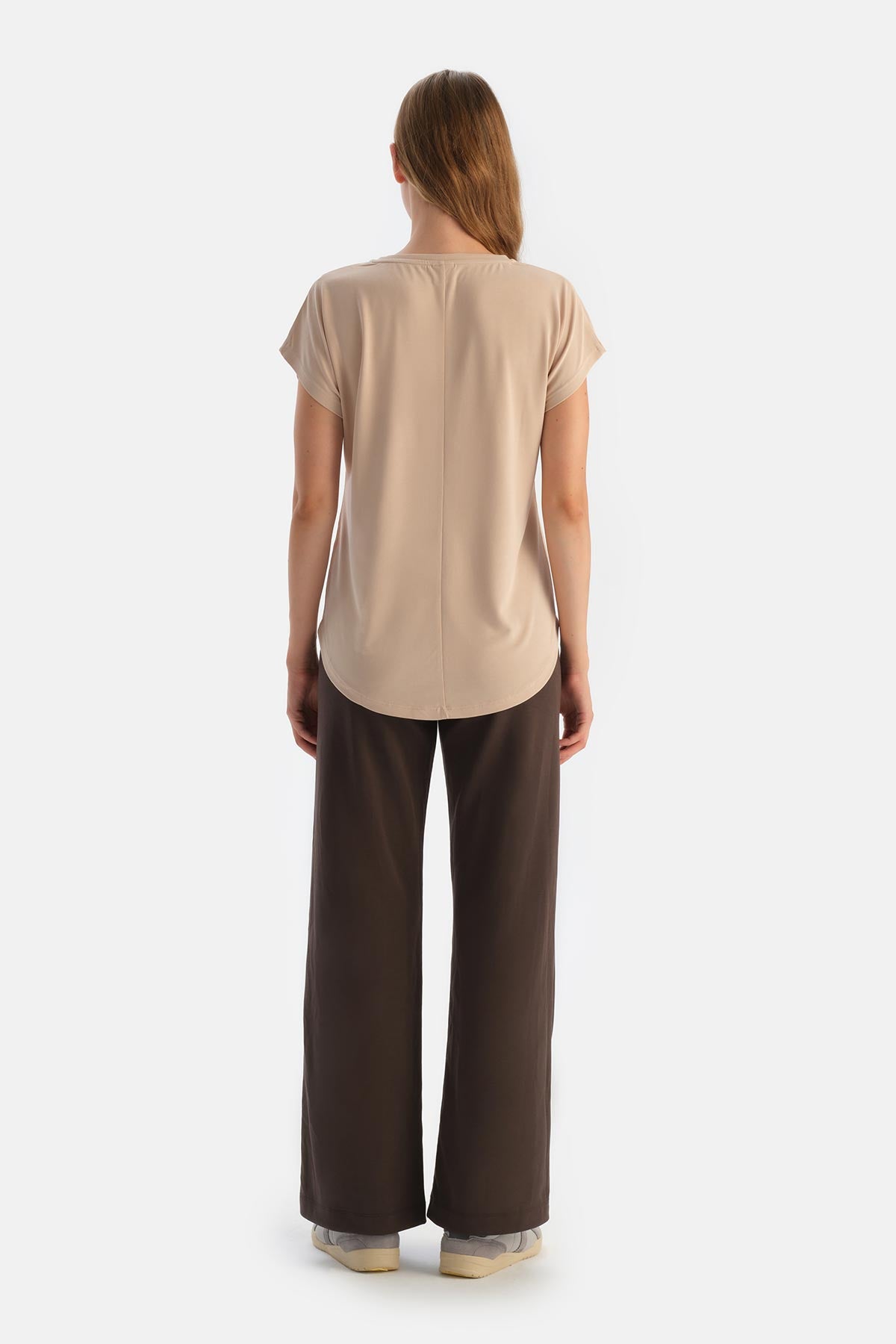 Bej V Yaka Cupro Tişört