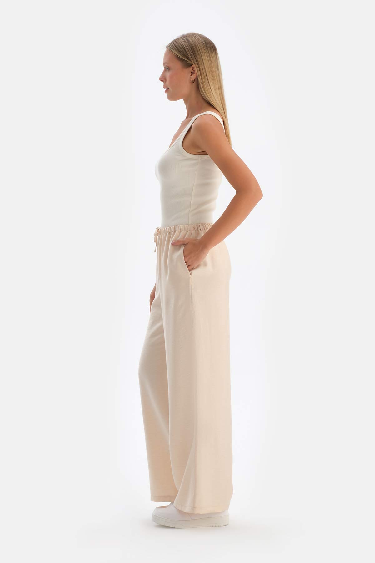 Kırık Beyaz Penye Modal Kaşkorse Atlet