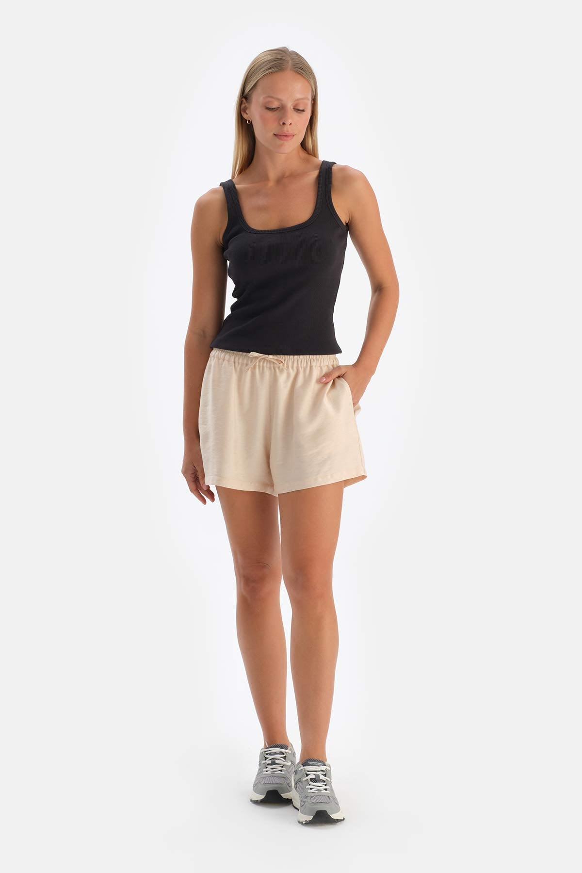 Siyah Penye Modal Kaşkorse Atlet