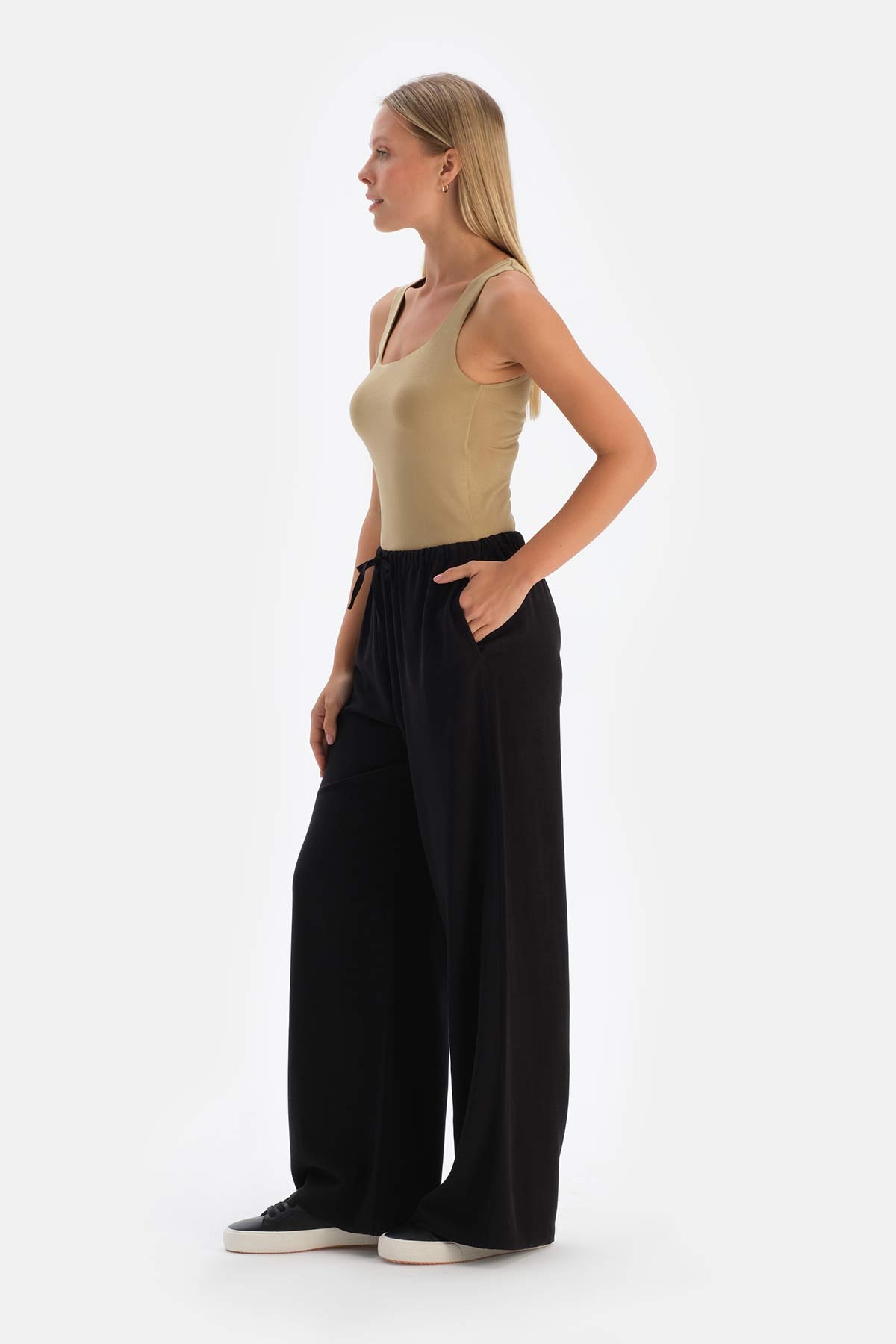 Yeşil Derin U Yaka Atlet