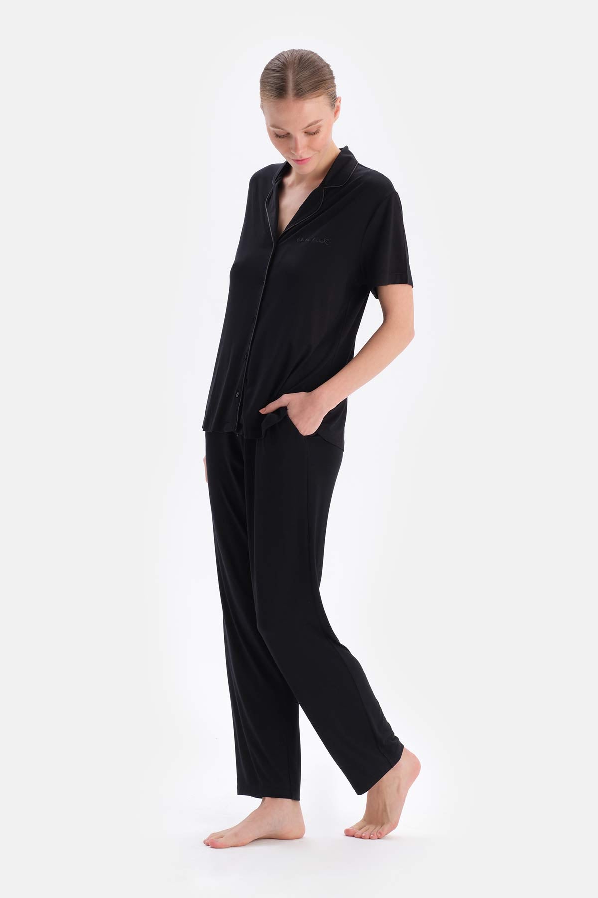 Siyah Nakış Detaylı Viskon Gömlek Pantolon Pijama Takımı