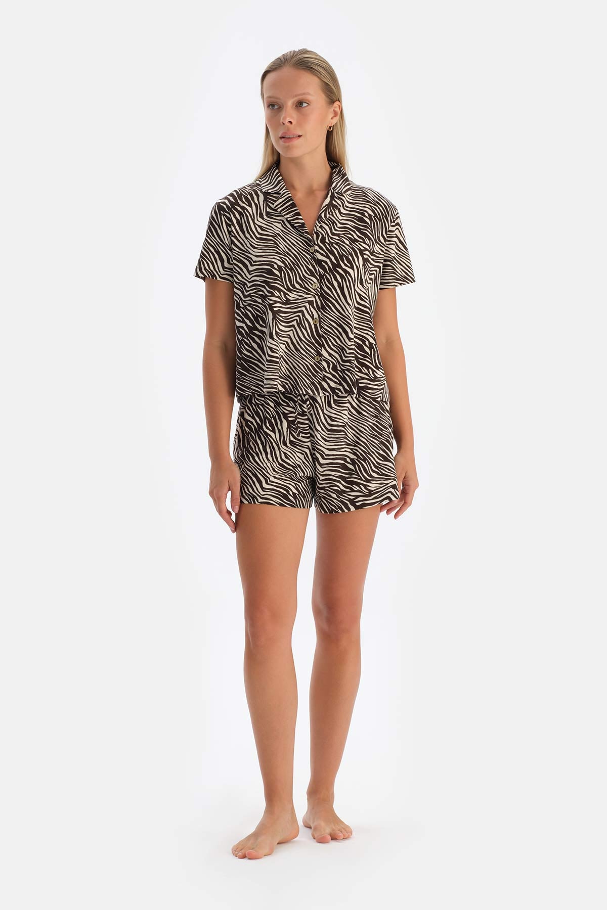 Kahverengi Zebra Desenli Viskon Şortlu Pijama Takımı