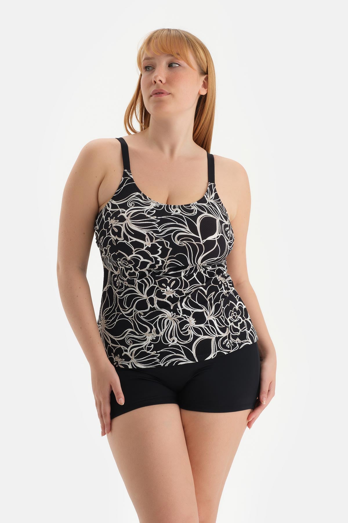 Beyaz-Siyah Toparlayıcı Kısa Şort Bikini Altı