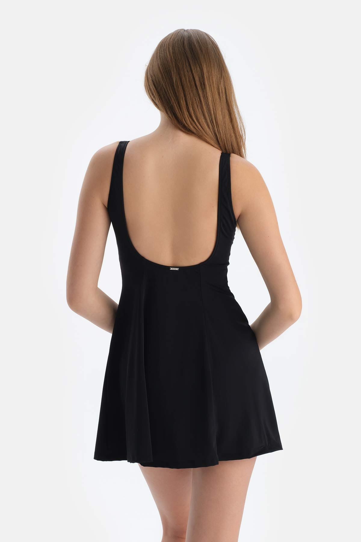 Siyah Kare Yaka Elbiseli Mayo