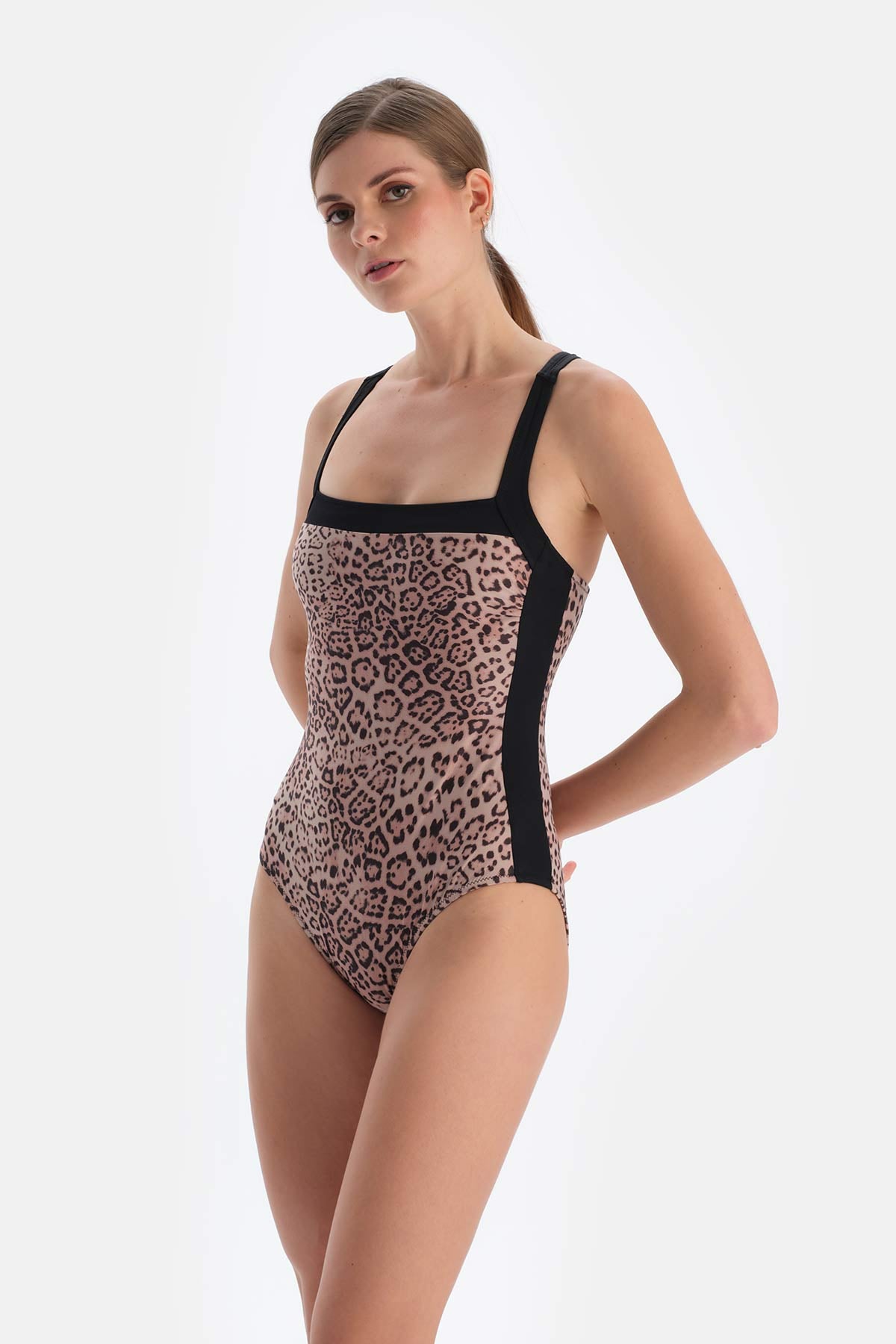 Kahverengi Leopar Kare Yaka Mayo