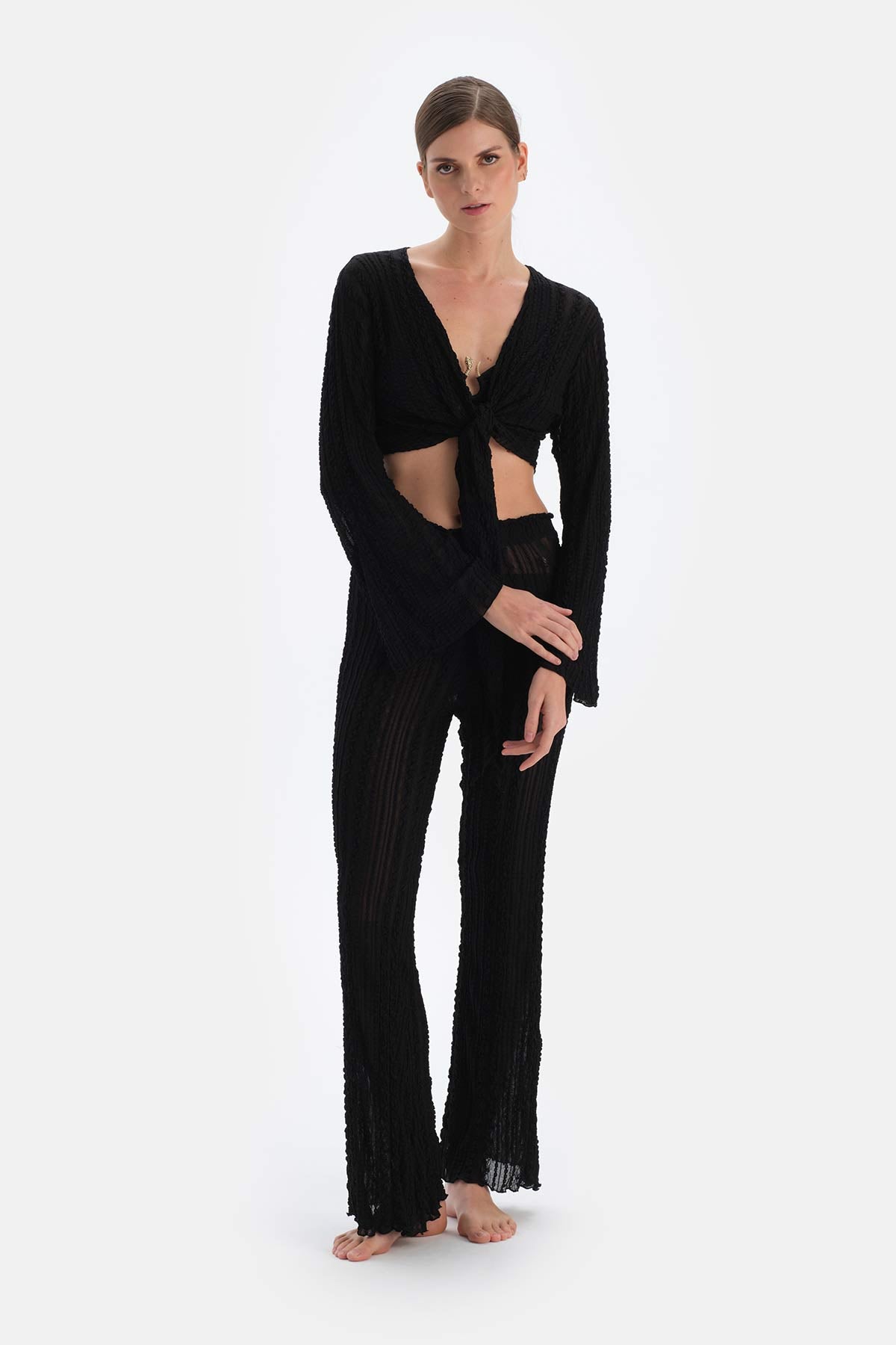 Siyah Önden Bağlamalı Kısa Gömlek