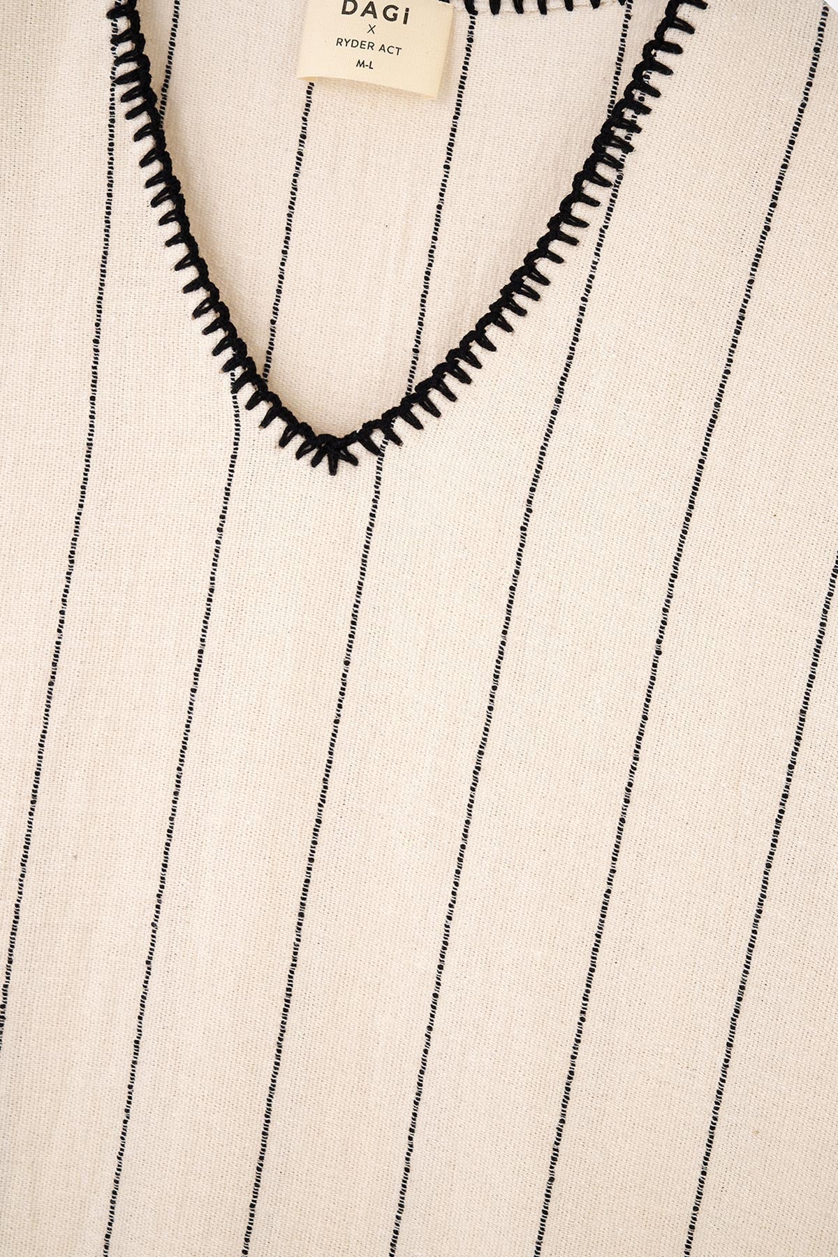 Ekru-Siyah Ryder Act - Anatolia Koleksiyonu - V Yaka Dikiş Detaylı Üst