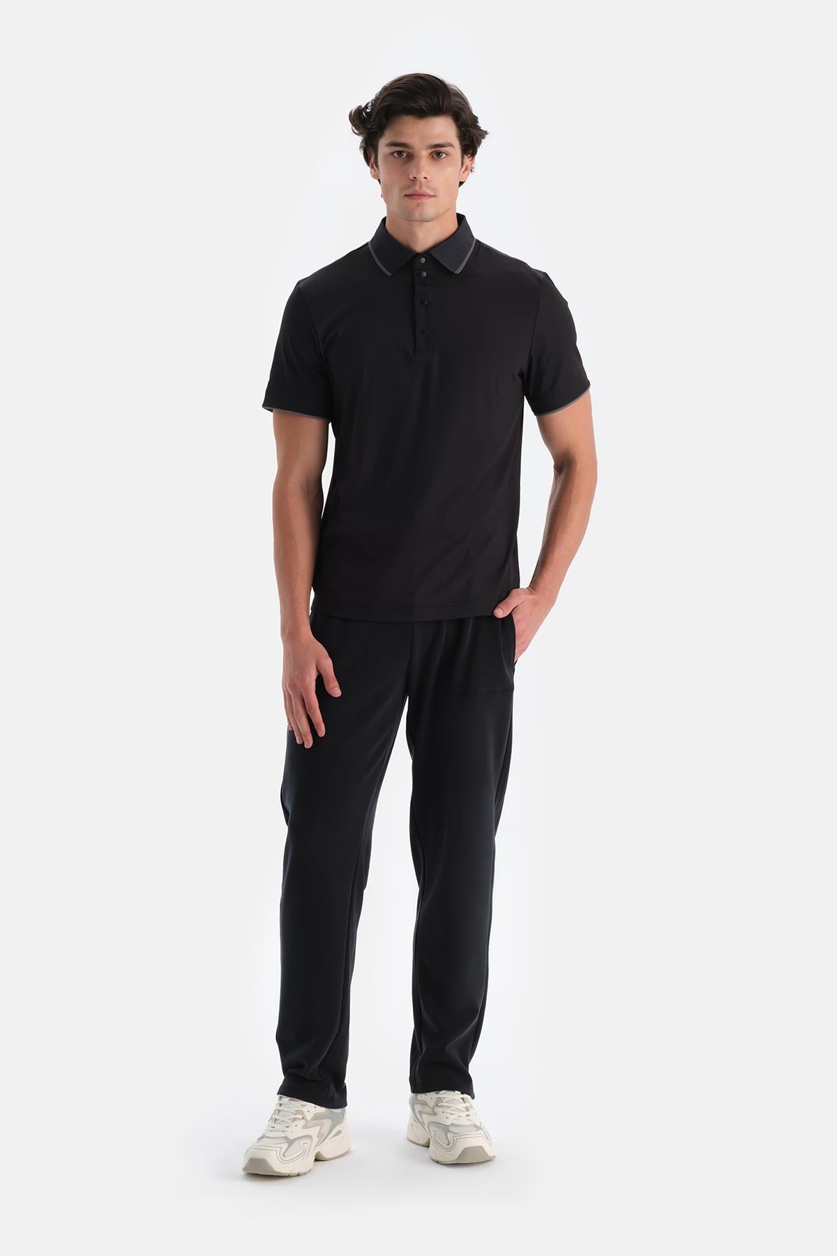 Siyah Erkek Teknik Kumaş Polo Yaka Detaylı Tişört