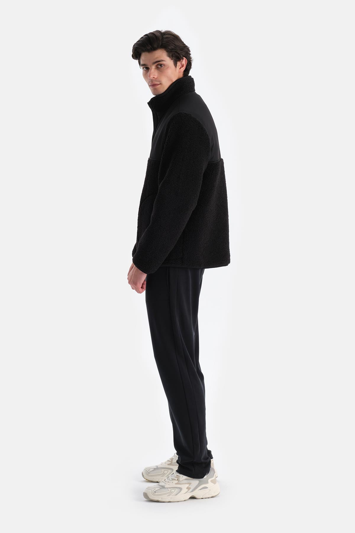 Siyah Erkek Önden Fermuarlı Polar Mont