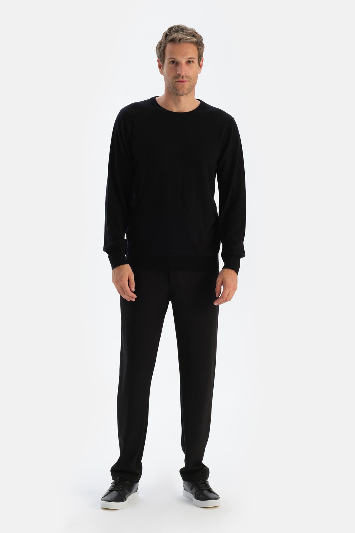 Siyah Erkek Düz Paça Fermuarlı Eşofman Altı