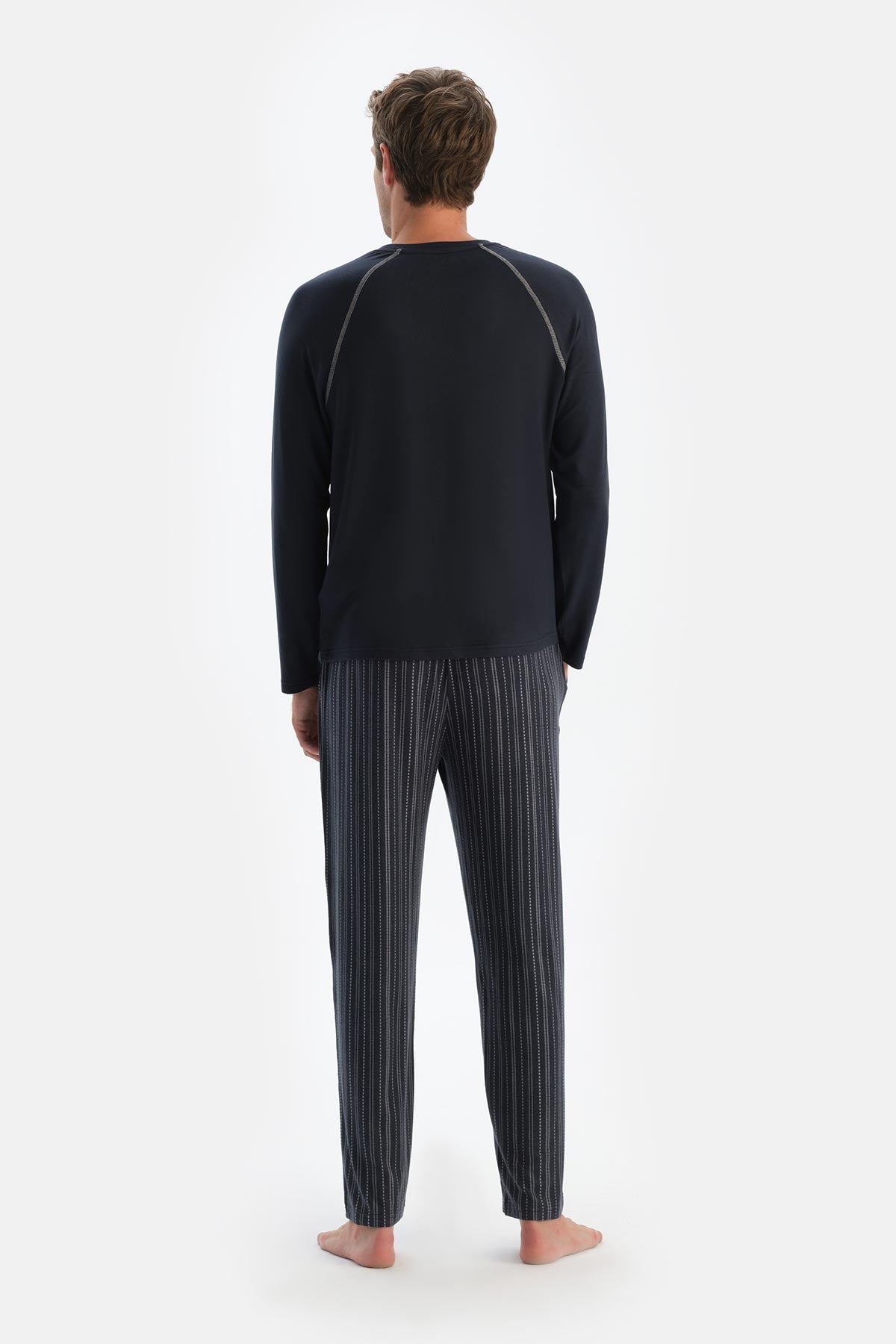 Lacivert Reglan Kol Detaylı Altı Desenli Pijama Takımı