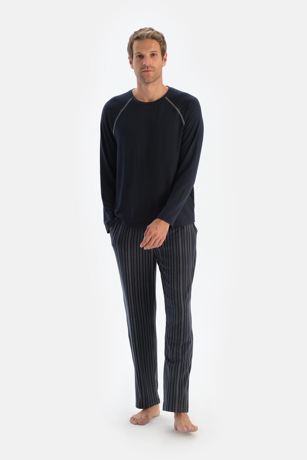 Lacivert Reglan Kol Detaylı Altı Desenli Pijama Takımı