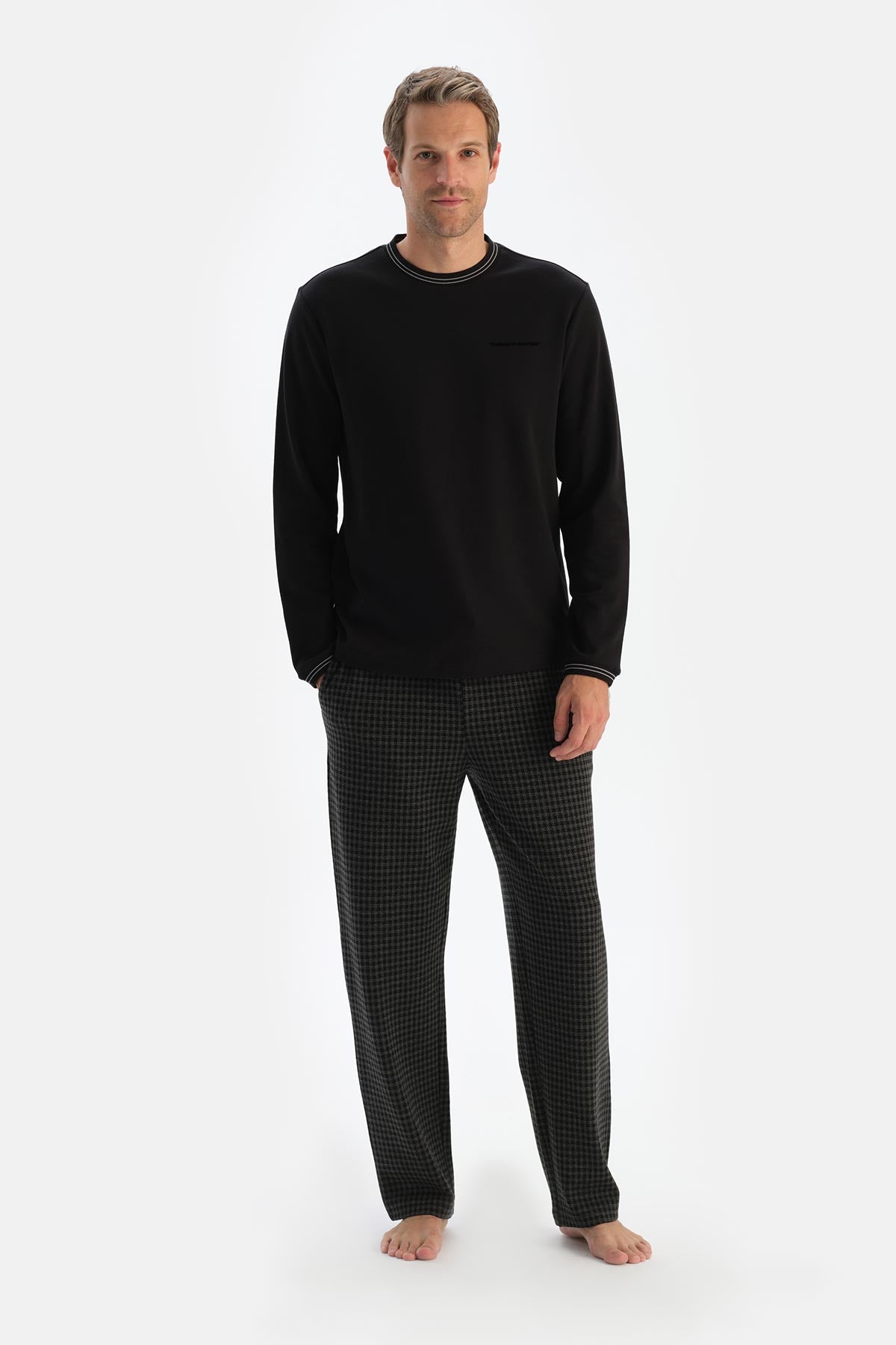 Siyah Bisiklet Yaka Uzun Kollu Altı Desenli Pijama Takımı