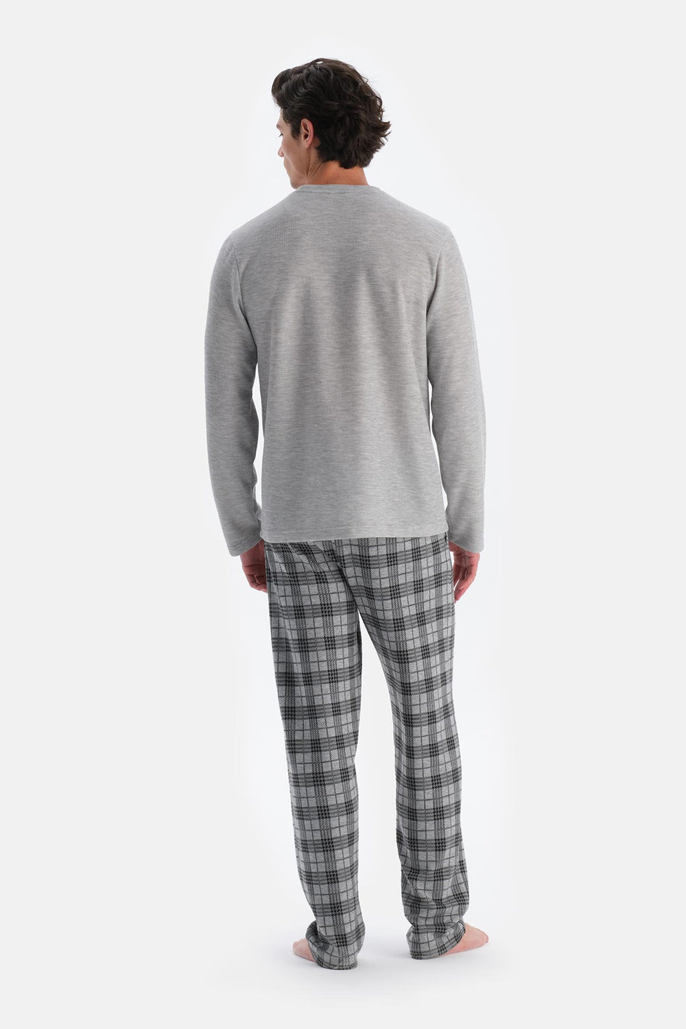 Gri Melanj Bisiklet Yaka Uzun Kollu Ekose Pantolonlu Pijama Takımı