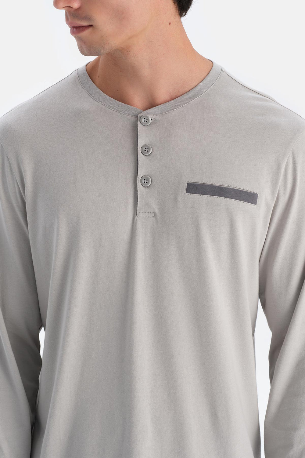 Açık Gri Yarım Patlı Uzun Kollu Üçlü Pijama Takımı