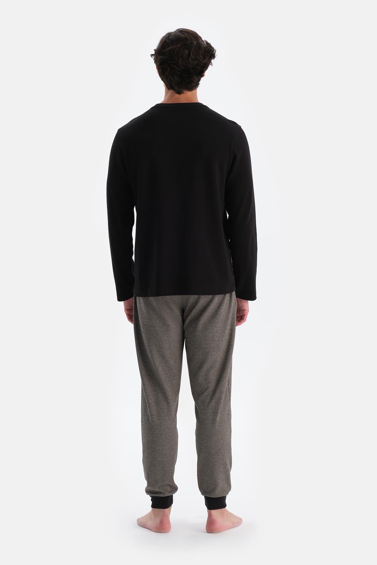 Siyah Bisiklet Yaka Uzun Kollu Altı Desenli Pijama Takımı