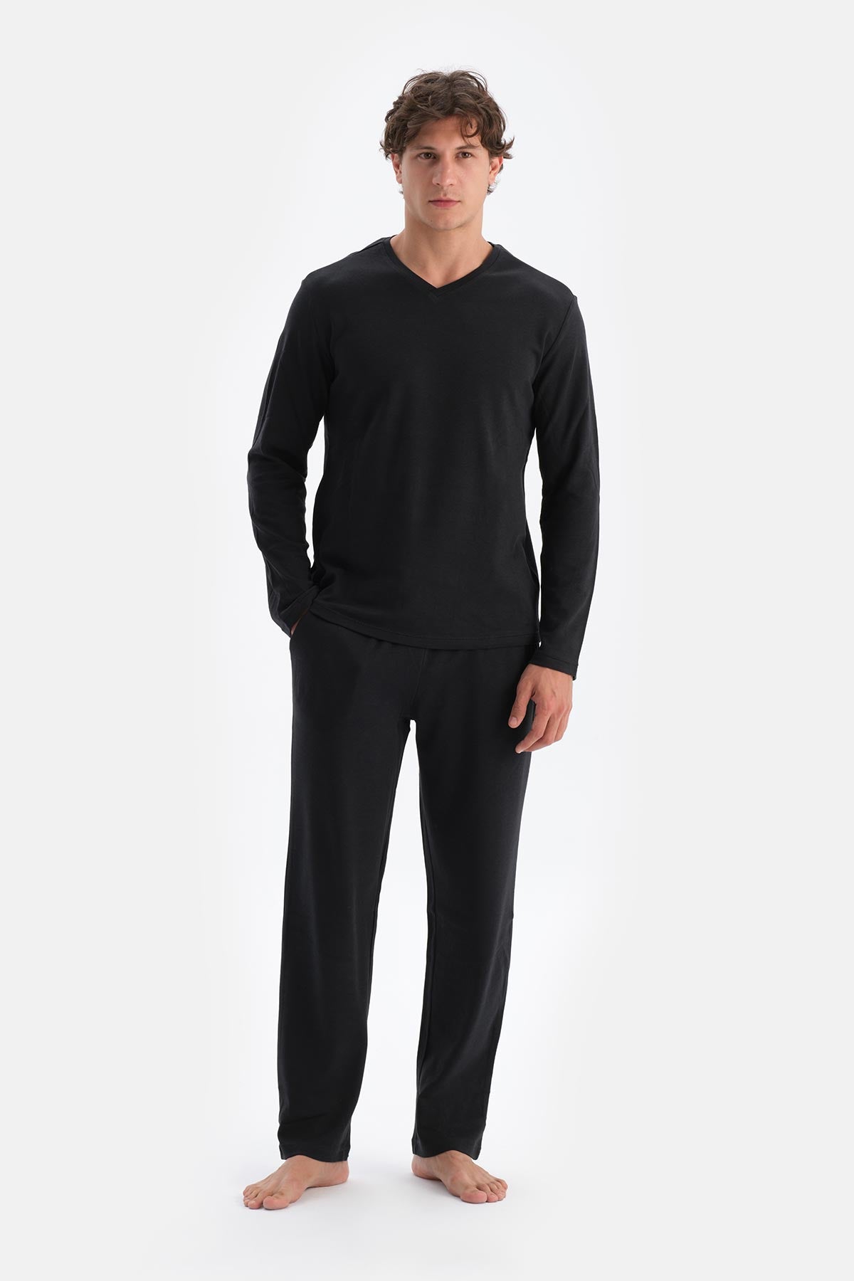 Siyah V Yaka Uzun Kollu Celliant Pijama Takımı