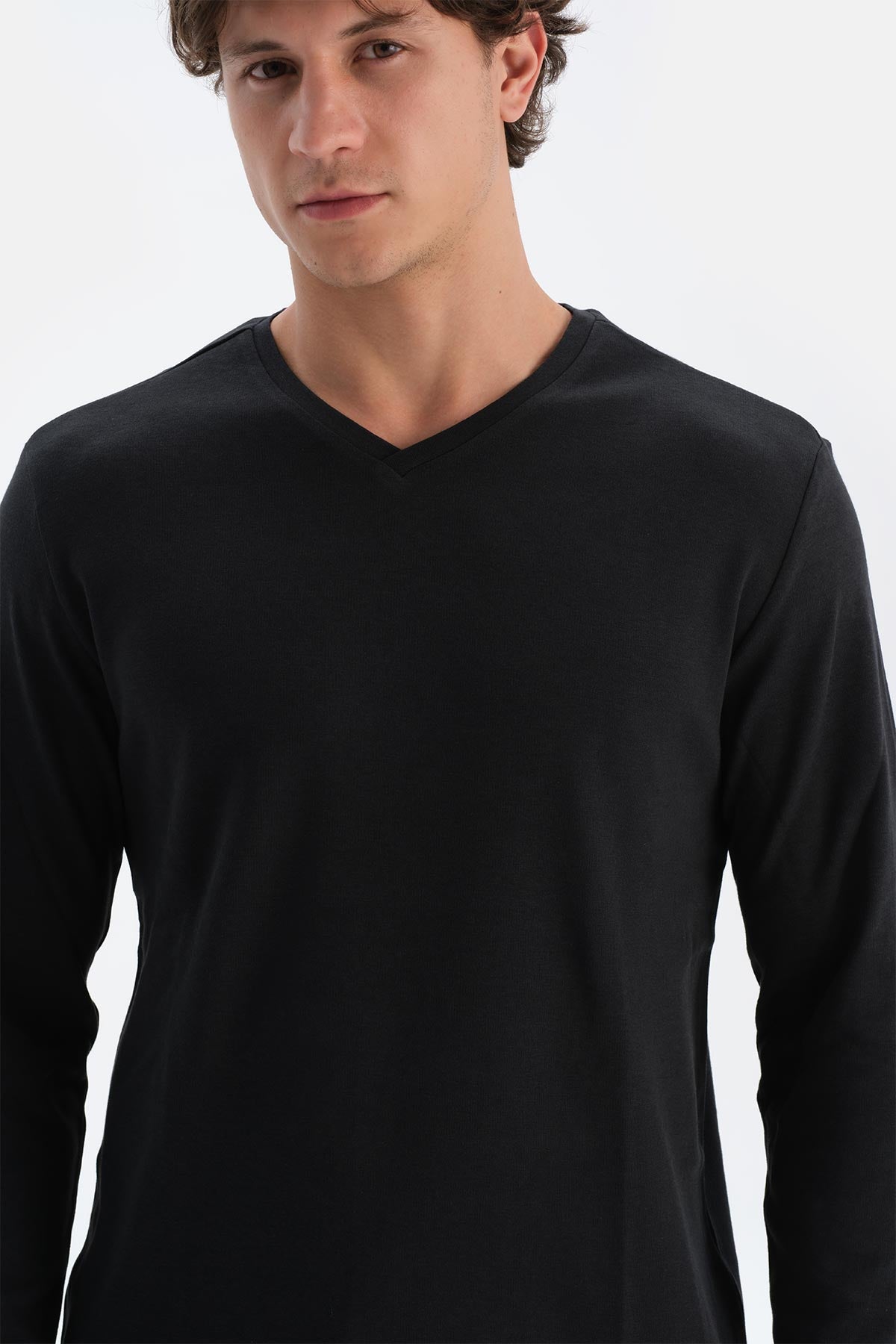 Siyah V Yaka Uzun Kollu Celliant Pijama Takımı