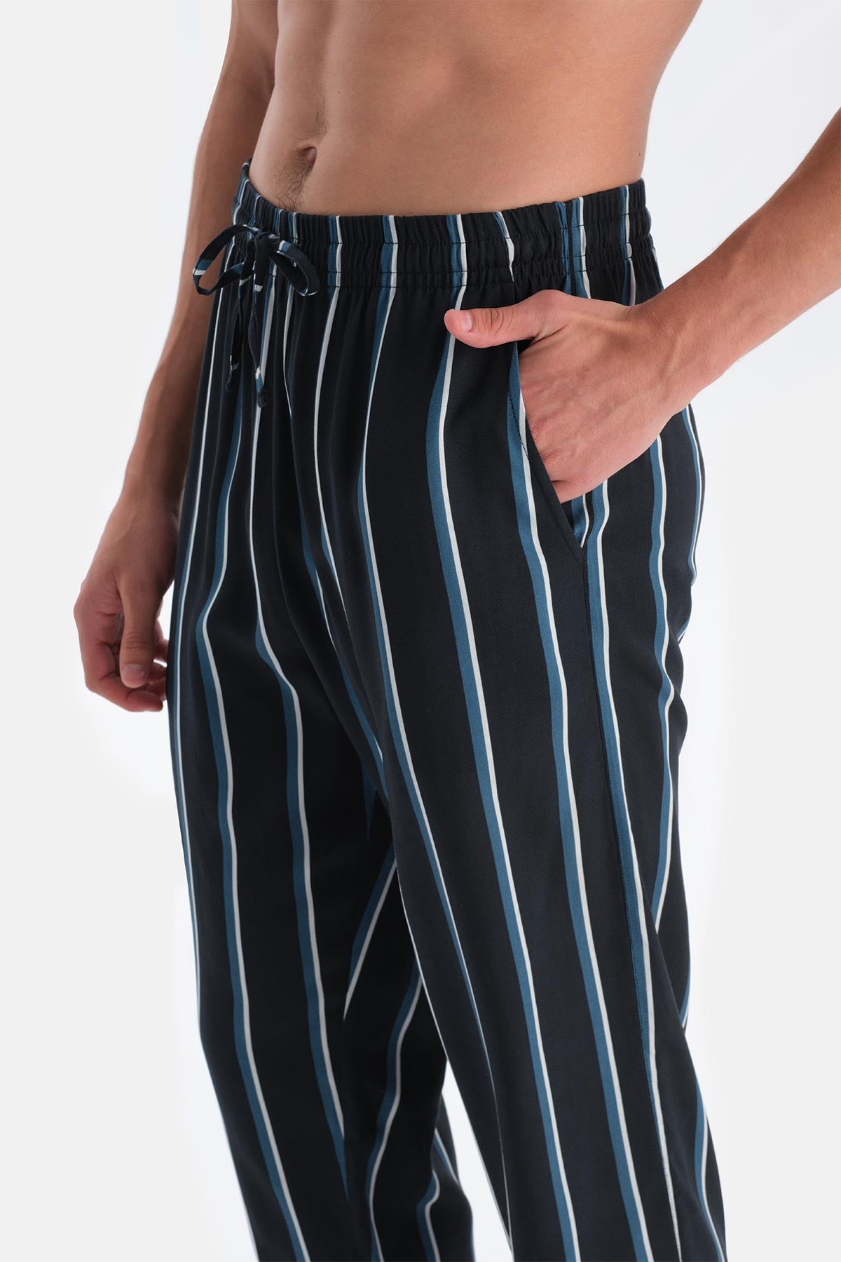 Lacivert Çizgili Viskon Dokuma Pantolon