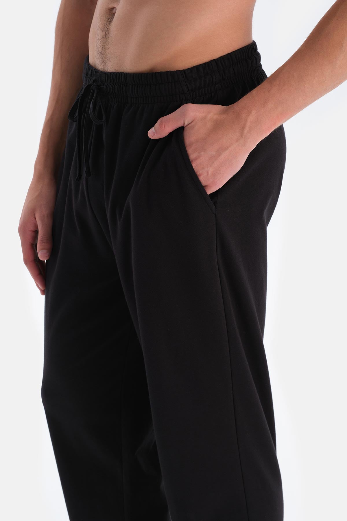 Siyah Merserize Pantolon