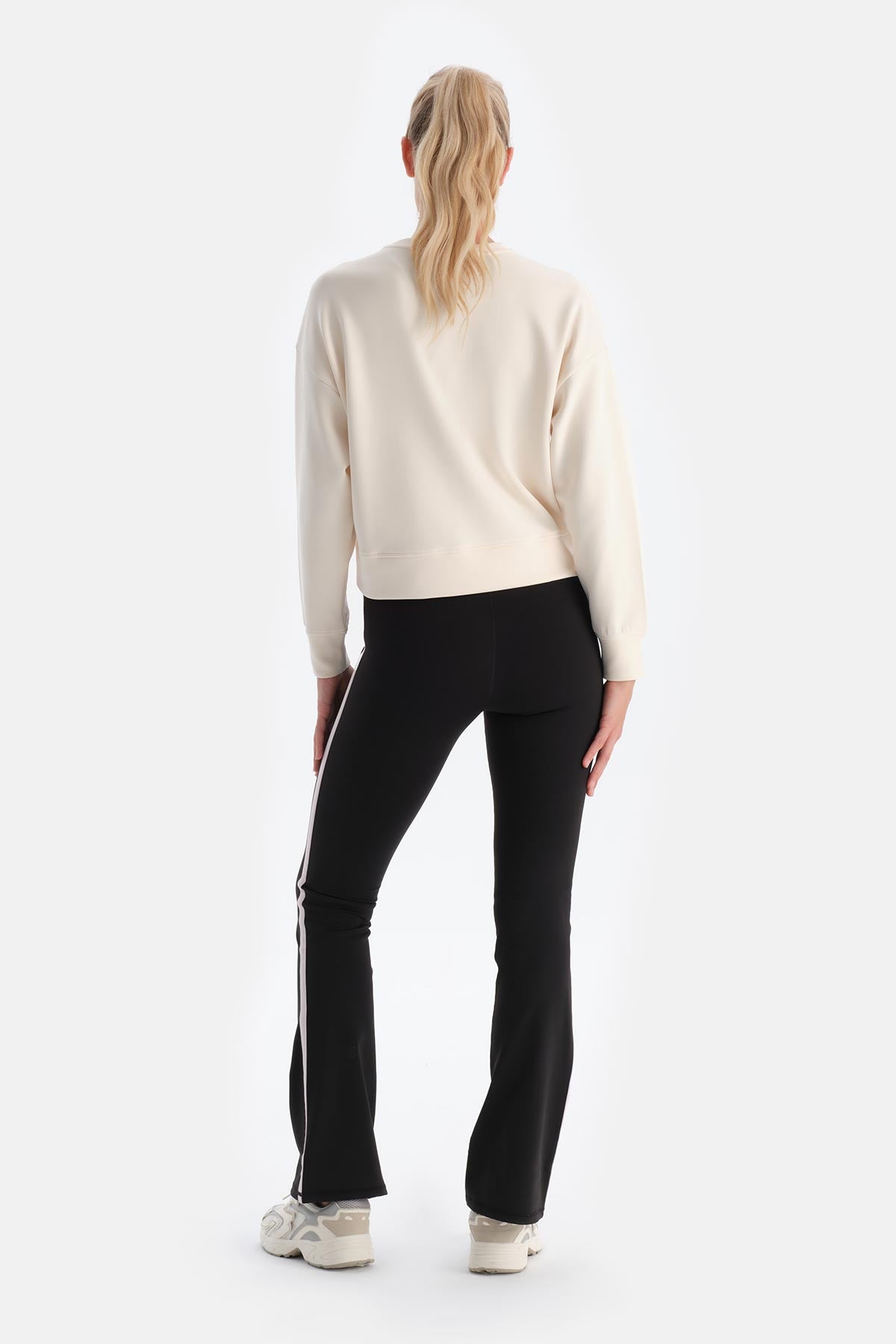 Ekru Kadın Modal Biye Detaylı Sweatshırt