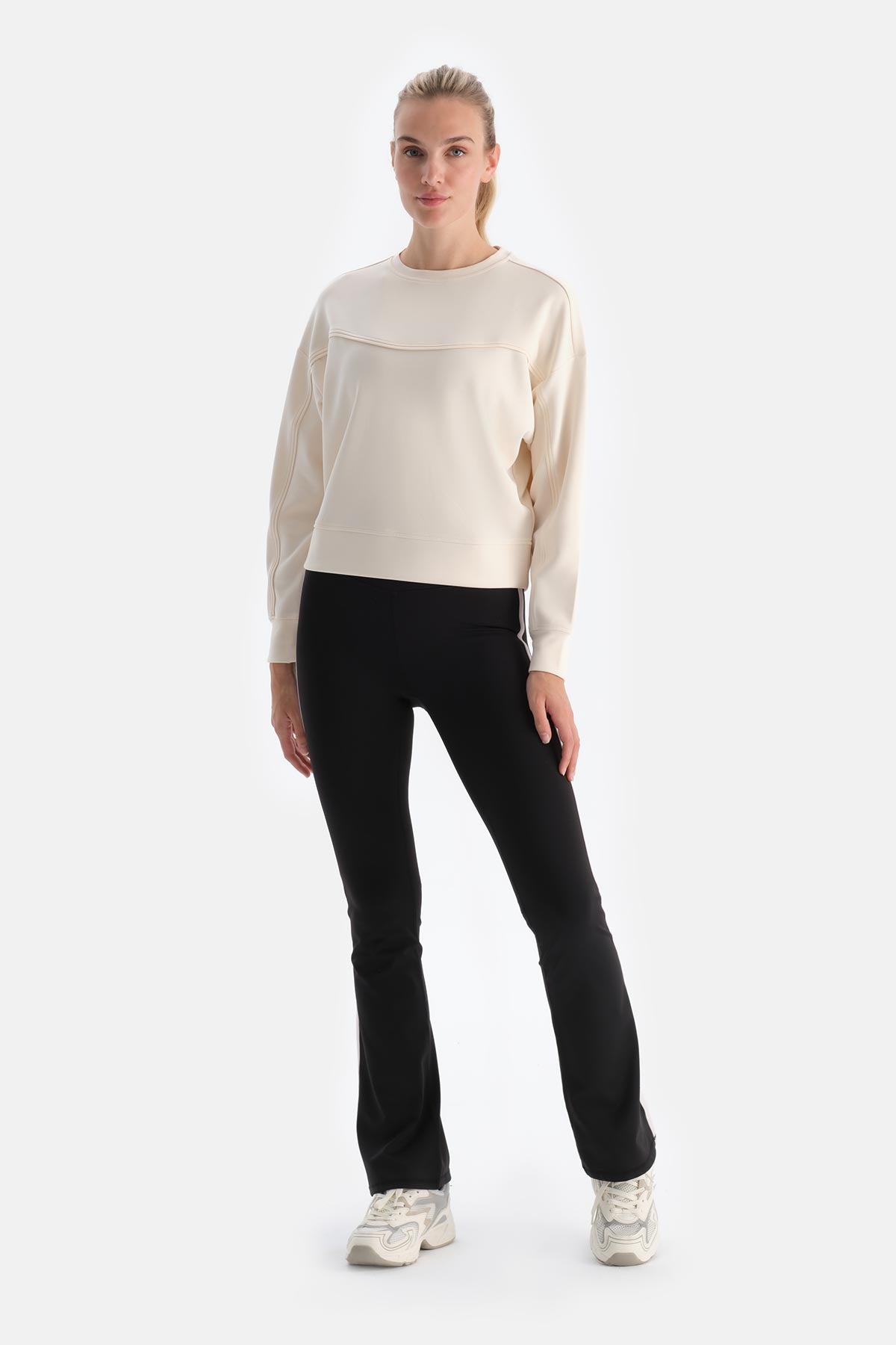 Ekru Kadın Modal Biye Detaylı Sweatshırt