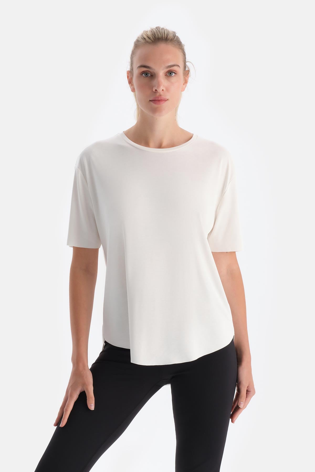 Ekru Kadın Modal Tişört
