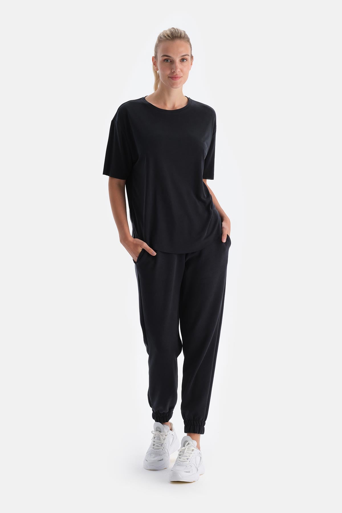 Siyah Kadın Modal Tişört