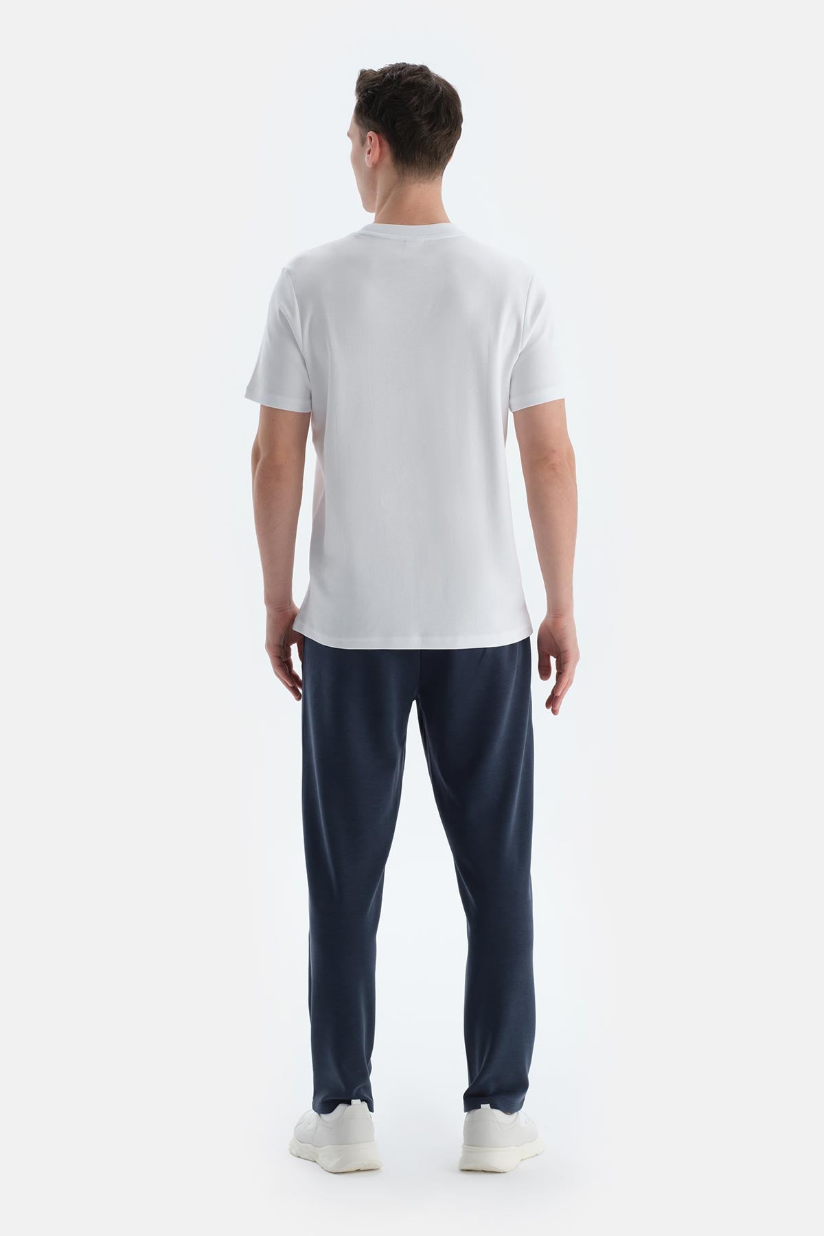 Beyaz Ipek Apre Interlok Bisiklet Yaka Tişört