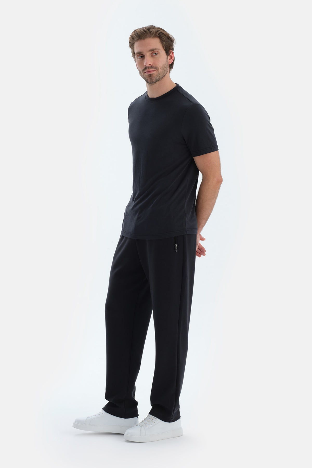 Siyah Bisiklet Yaka Kısa Kollu Regular Modal Tişört