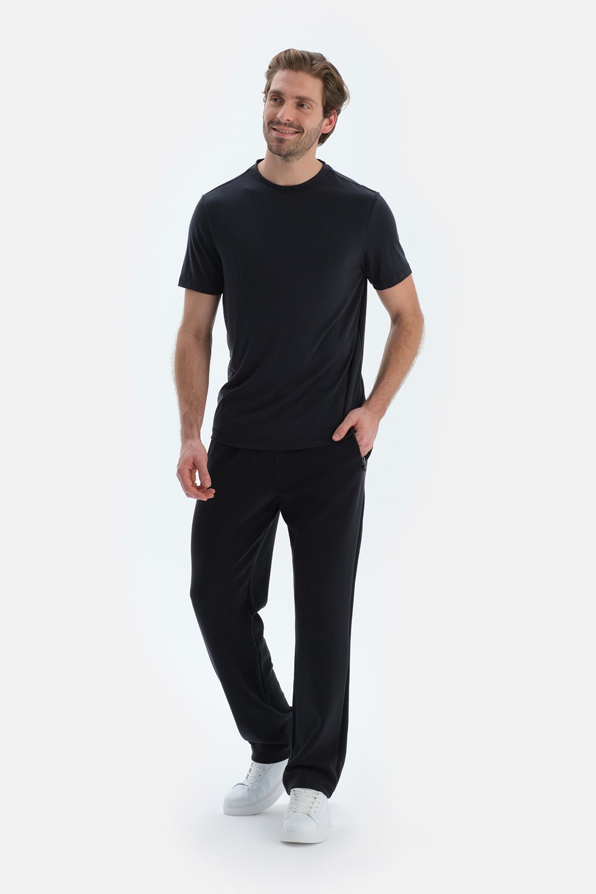 Siyah Bisiklet Yaka Kısa Kollu Regular Modal Tişört