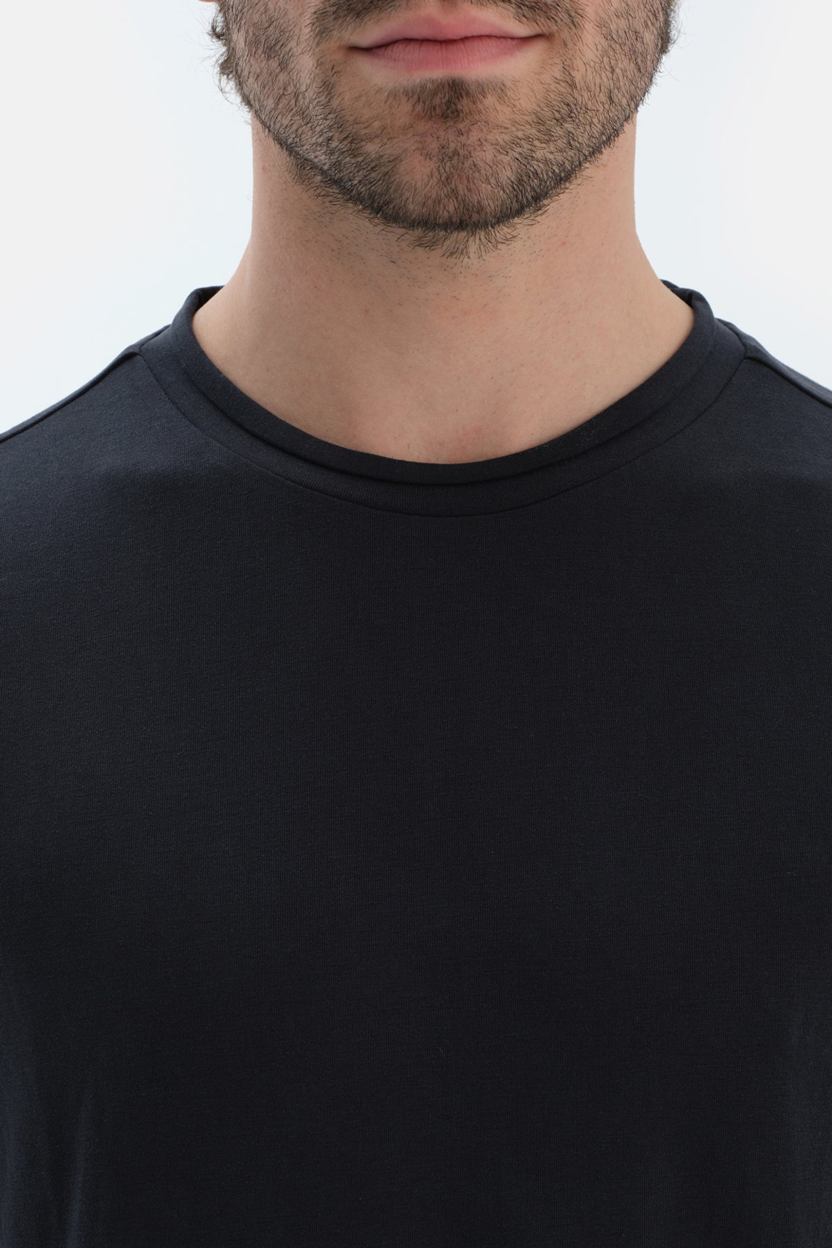 Siyah Bisiklet Yaka Kısa Kollu Regular Modal Tişört