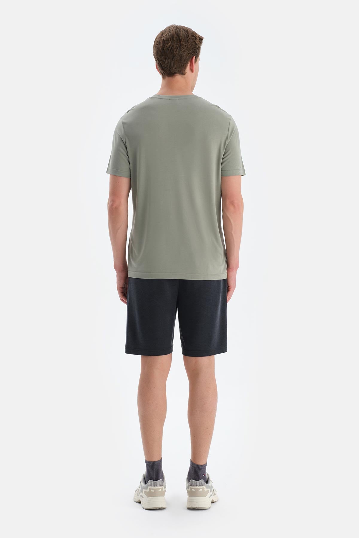 Yeşil Kısa Kollu Bisiklet Yaka Modal Tişört