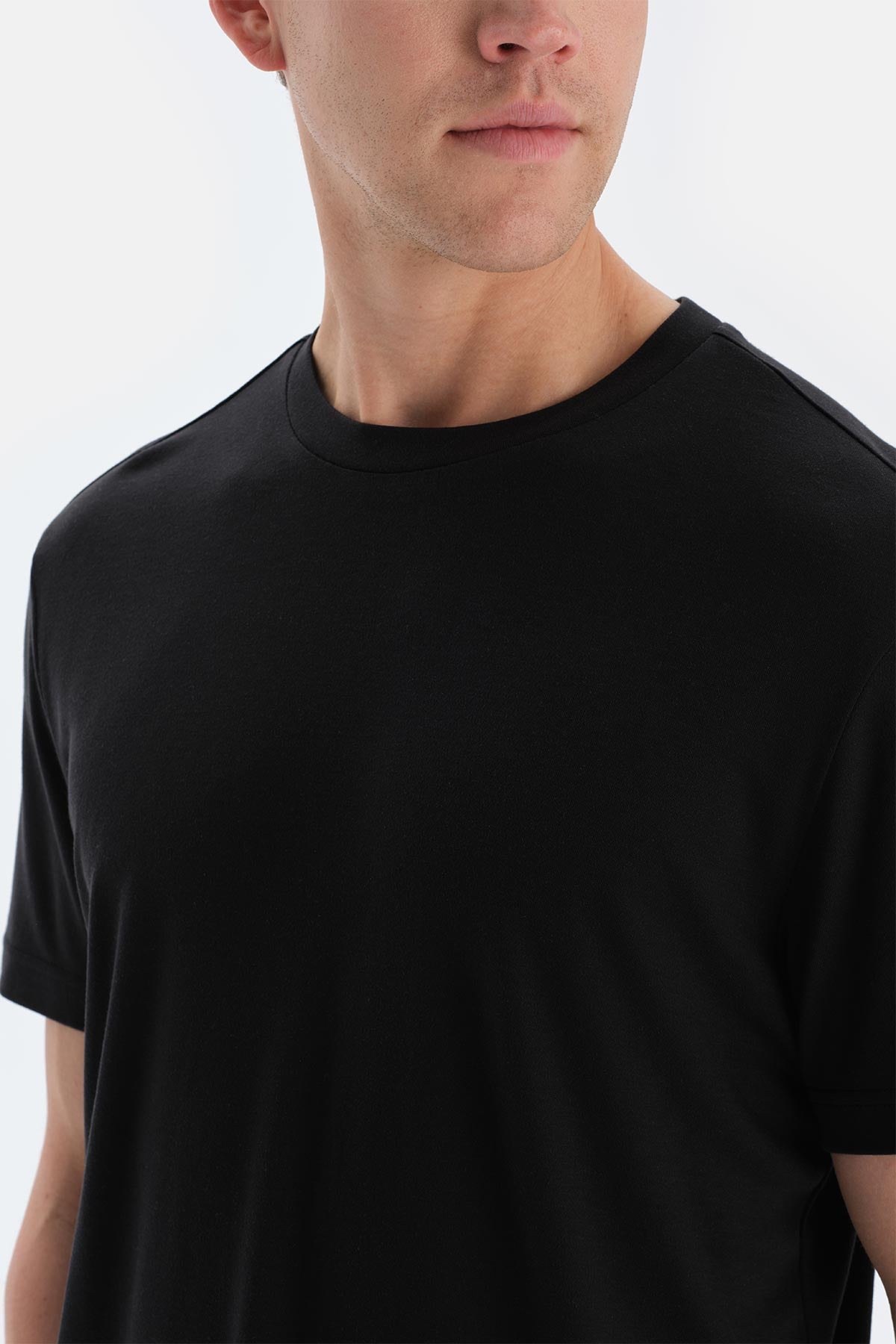 Siyah Cool Touch Bisiklet Yaka Tişört