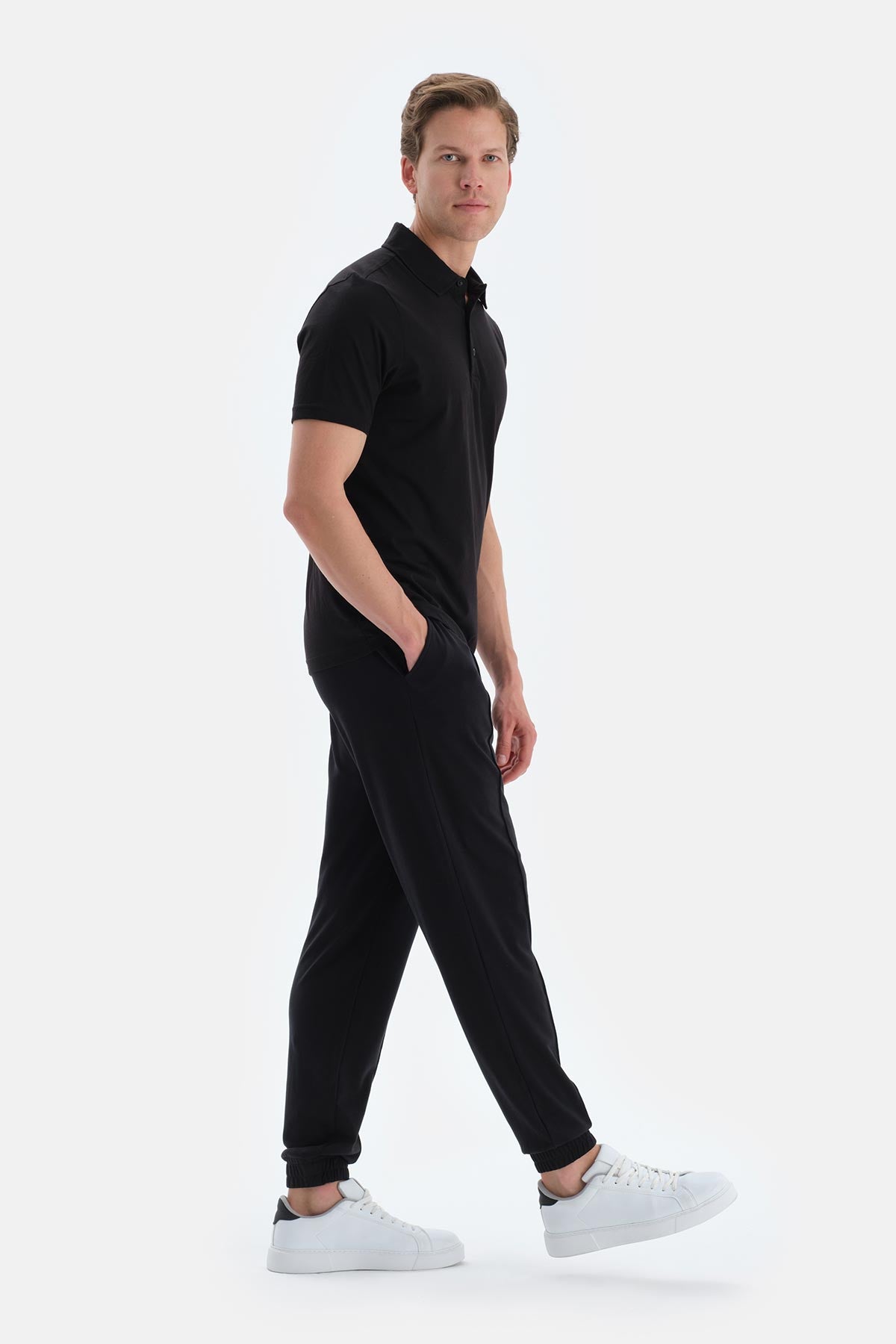 Siyah Patlet Detaylı Paça Bantlı Pantolon