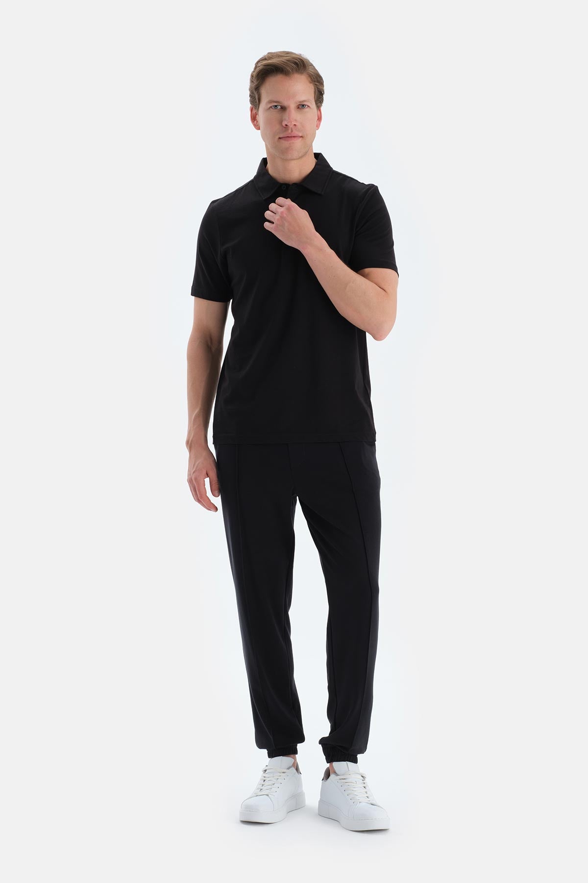 Siyah Patlet Detaylı Paça Bantlı Pantolon