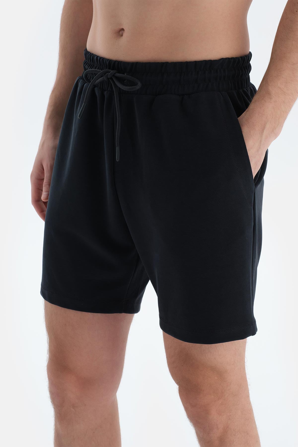 Siyah Erkek Modal Karışımlı Şort
