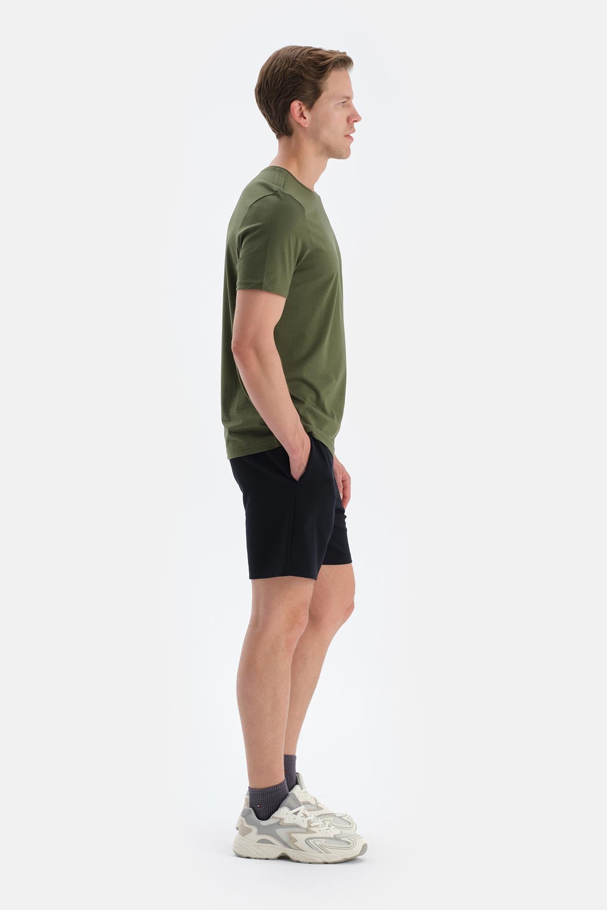 Siyah Cepli Ve Kordonlu Modal Scuba Şort